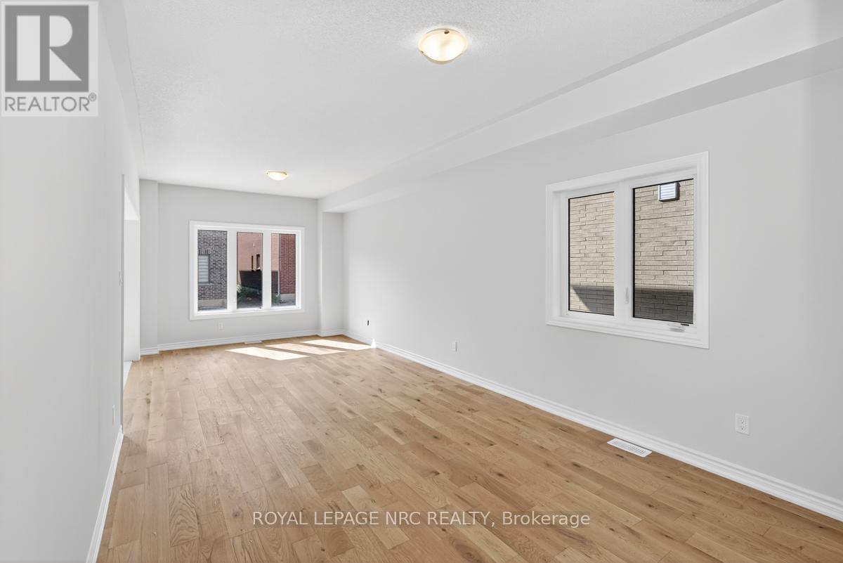 












49 HUNTSWORTH AVENUE

,
Thorold (Thorold Downtown),




Ontario
L2V0N2

