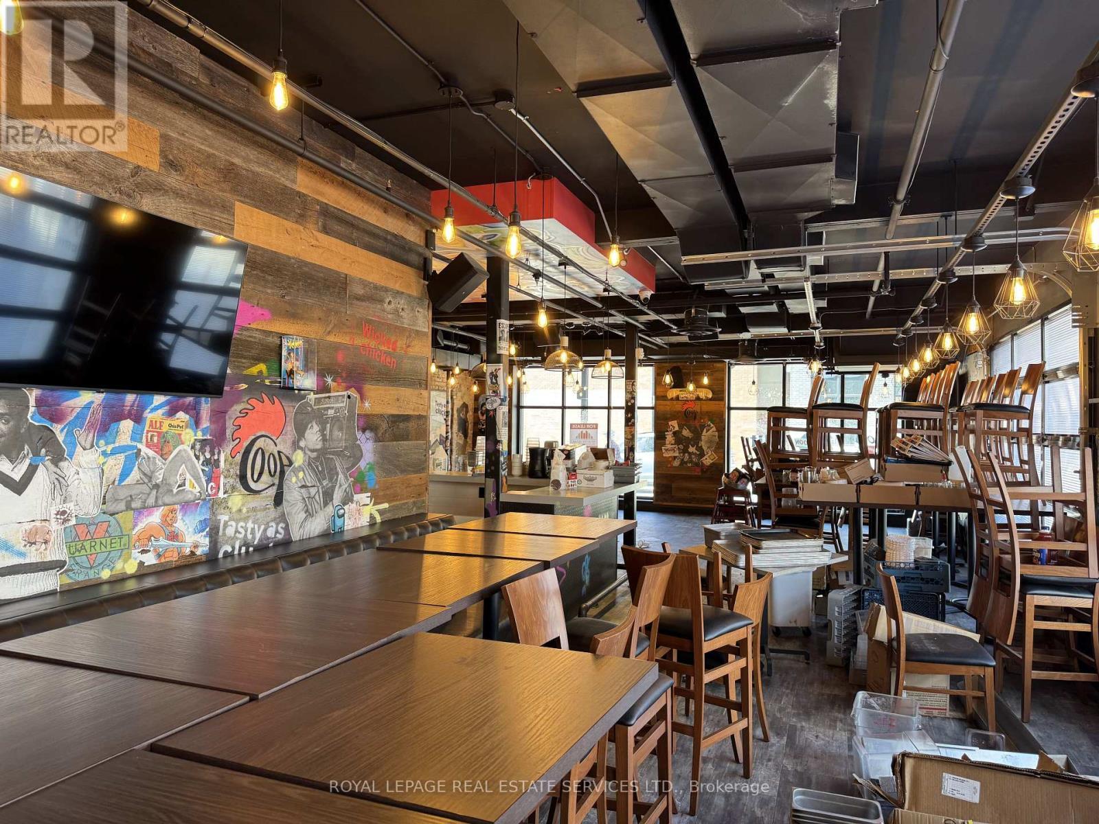 












1 QUEEN STREET N

,
Kitchener,




Ontario
N2H2G7

