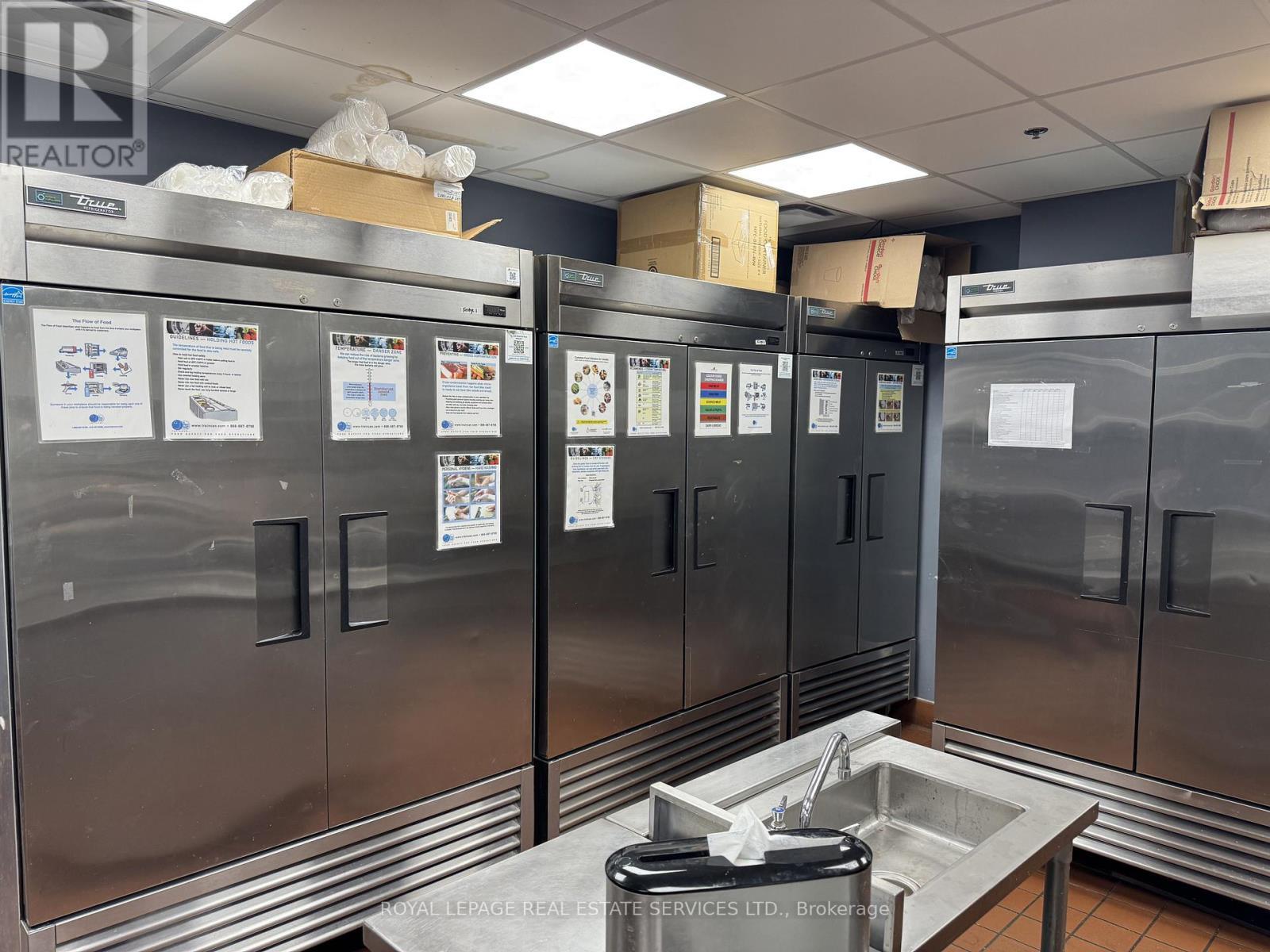 












1 QUEEN STREET N

,
Kitchener,




Ontario
N2H2G7

