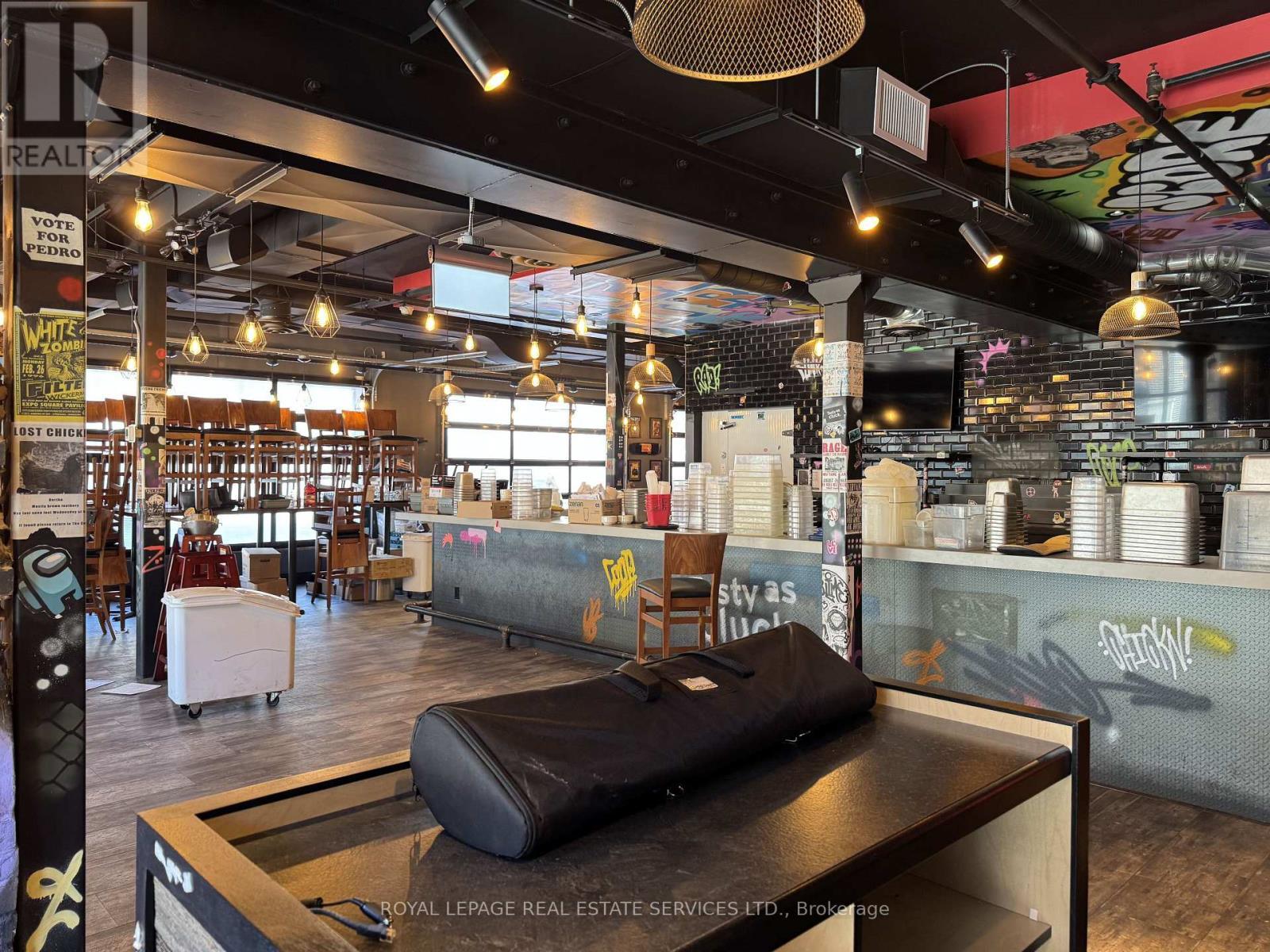 












1 QUEEN STREET N

,
Kitchener,




Ontario
N2H2G7

