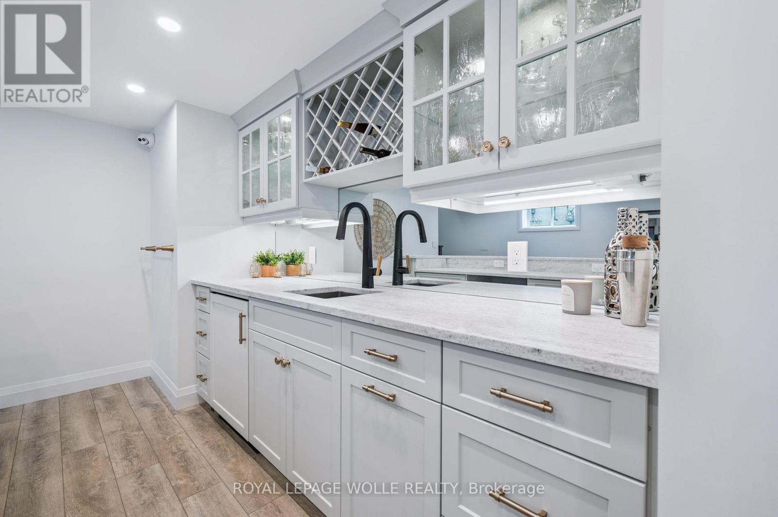 












186 TIMBER TRAIL ROAD

,
Woolwich,




Ontario
N3B0C7

