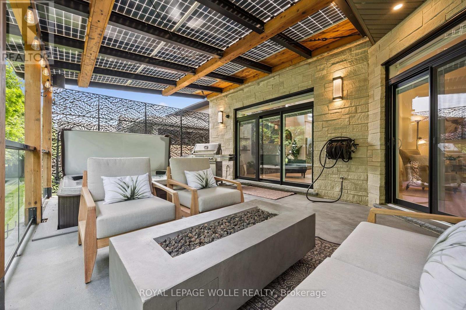 












186 TIMBER TRAIL ROAD

,
Woolwich,




Ontario
N3B0C7

