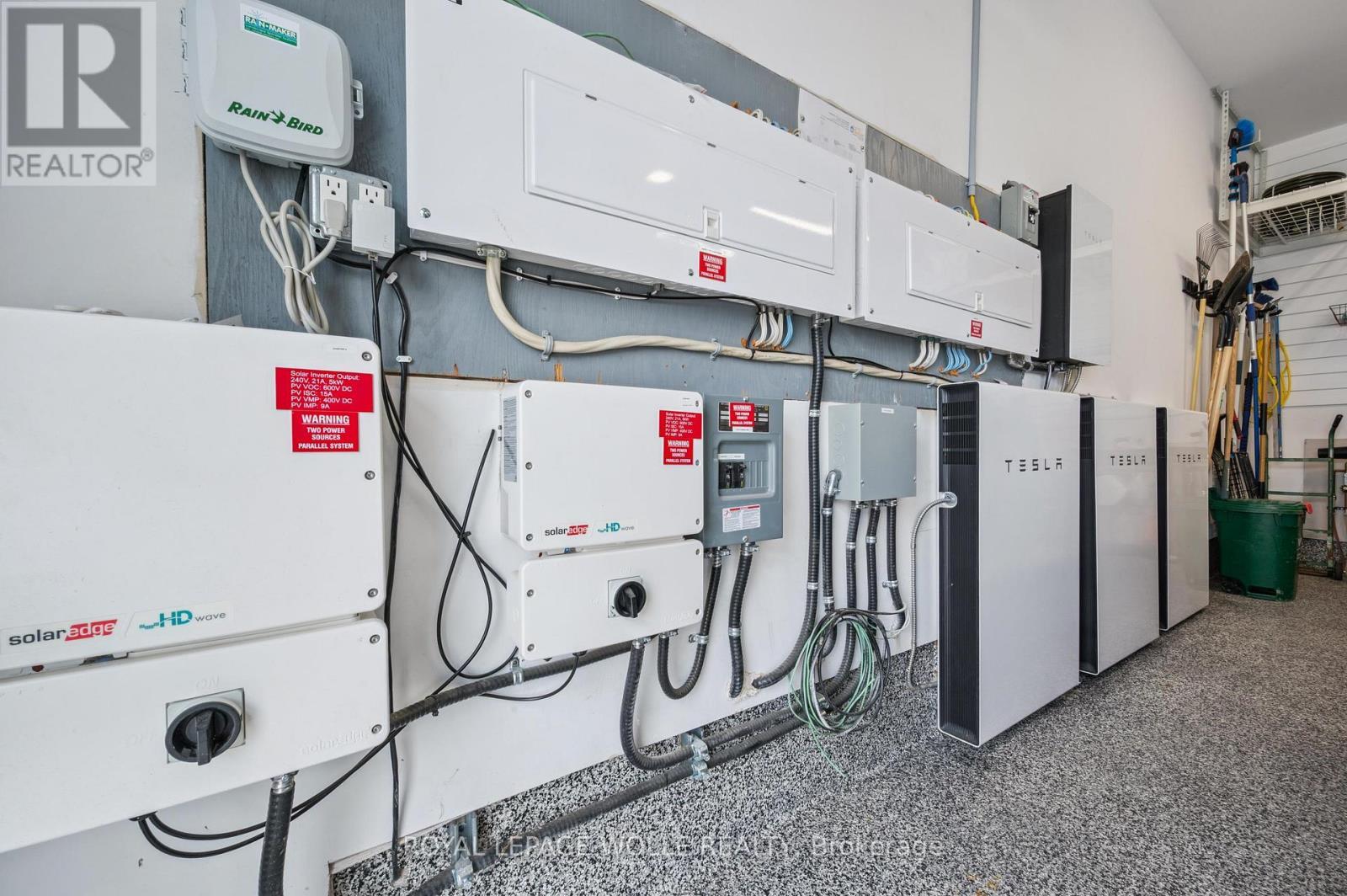 












186 TIMBER TRAIL ROAD

,
Woolwich,




Ontario
N3B0C7

