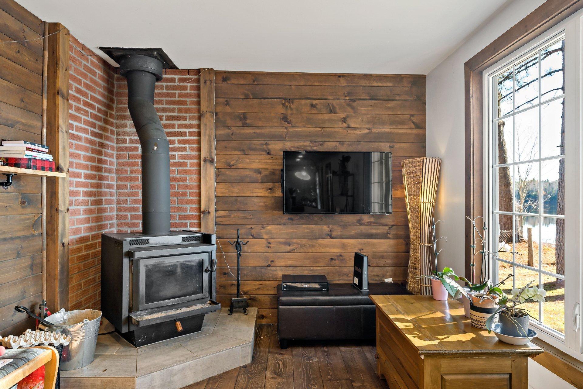 









2305


Ch. des Mûriers

,
Nominingue,




QC
J0W1R0

