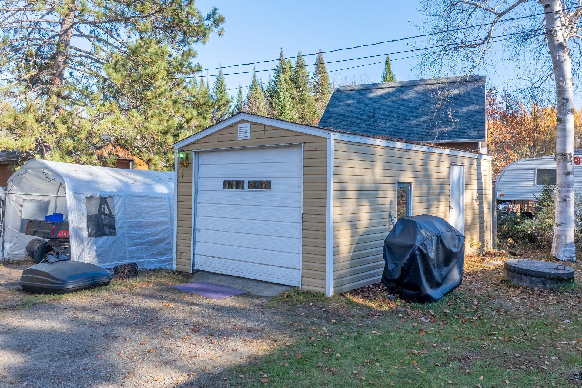 









2305


Ch. des Mûriers

,
Nominingue,




QC
J0W1R0

