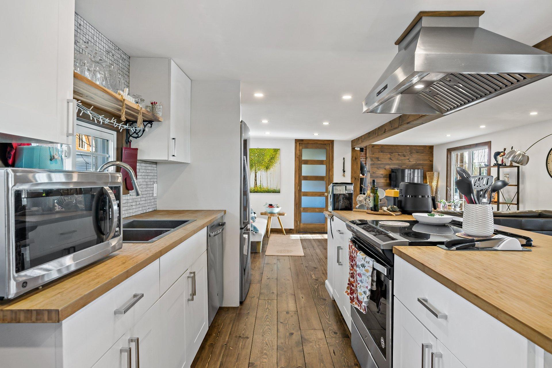 









2305


Ch. des Mûriers

,
Nominingue,




QC
J0W1R0

