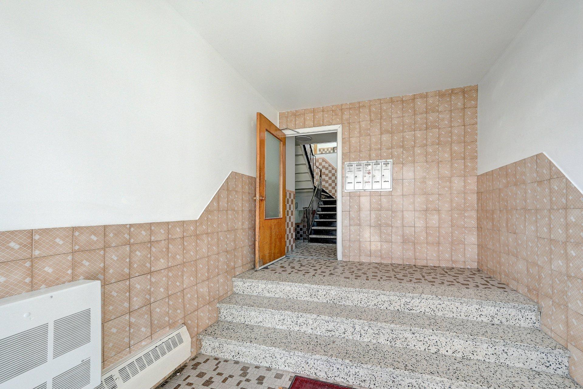 









7151


Av. Champchevrier

,
Montréal (Anjou),




QC
H1J1W5

