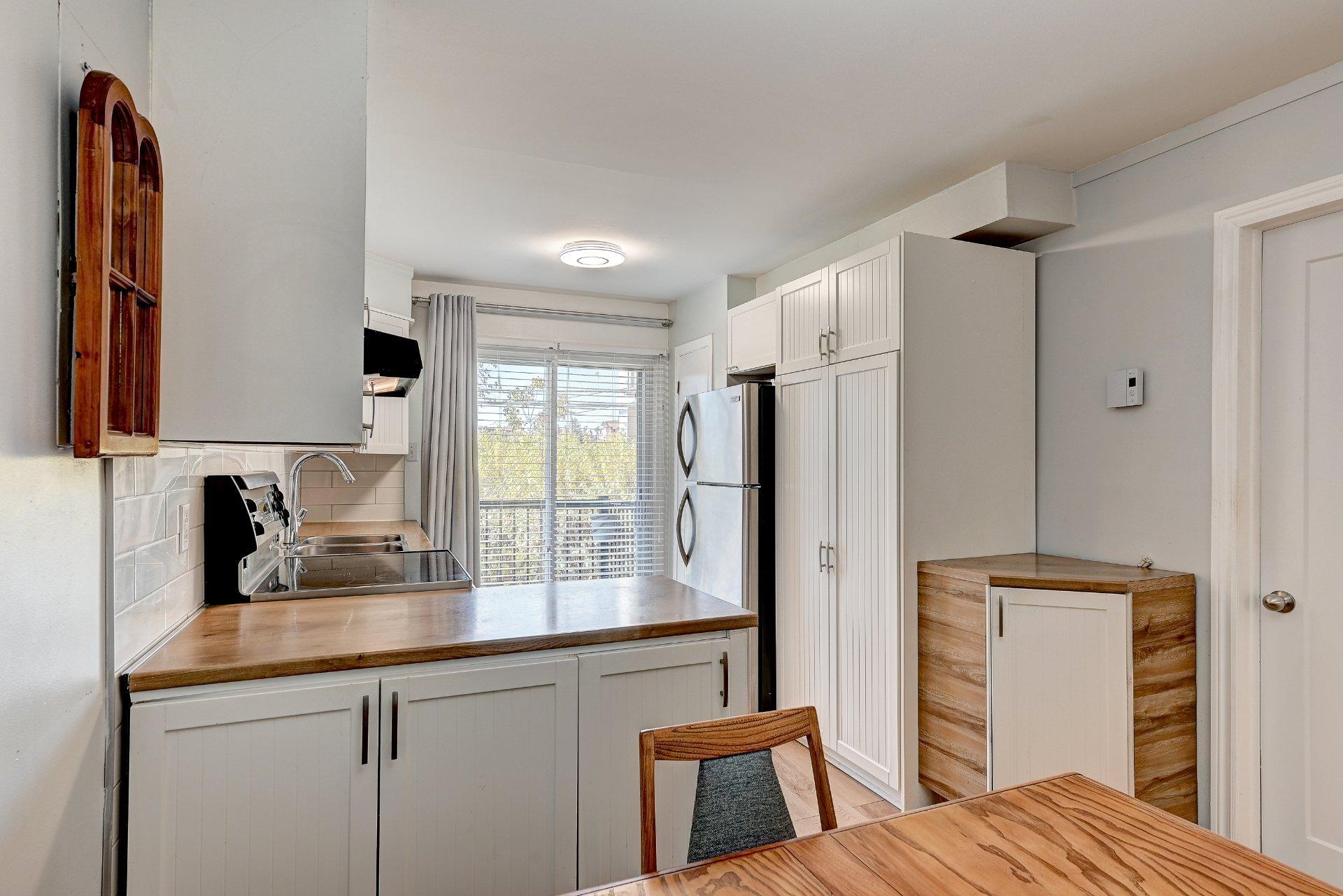 









7151


Av. Champchevrier

,
Montréal (Anjou),




QC
H1J1W5

