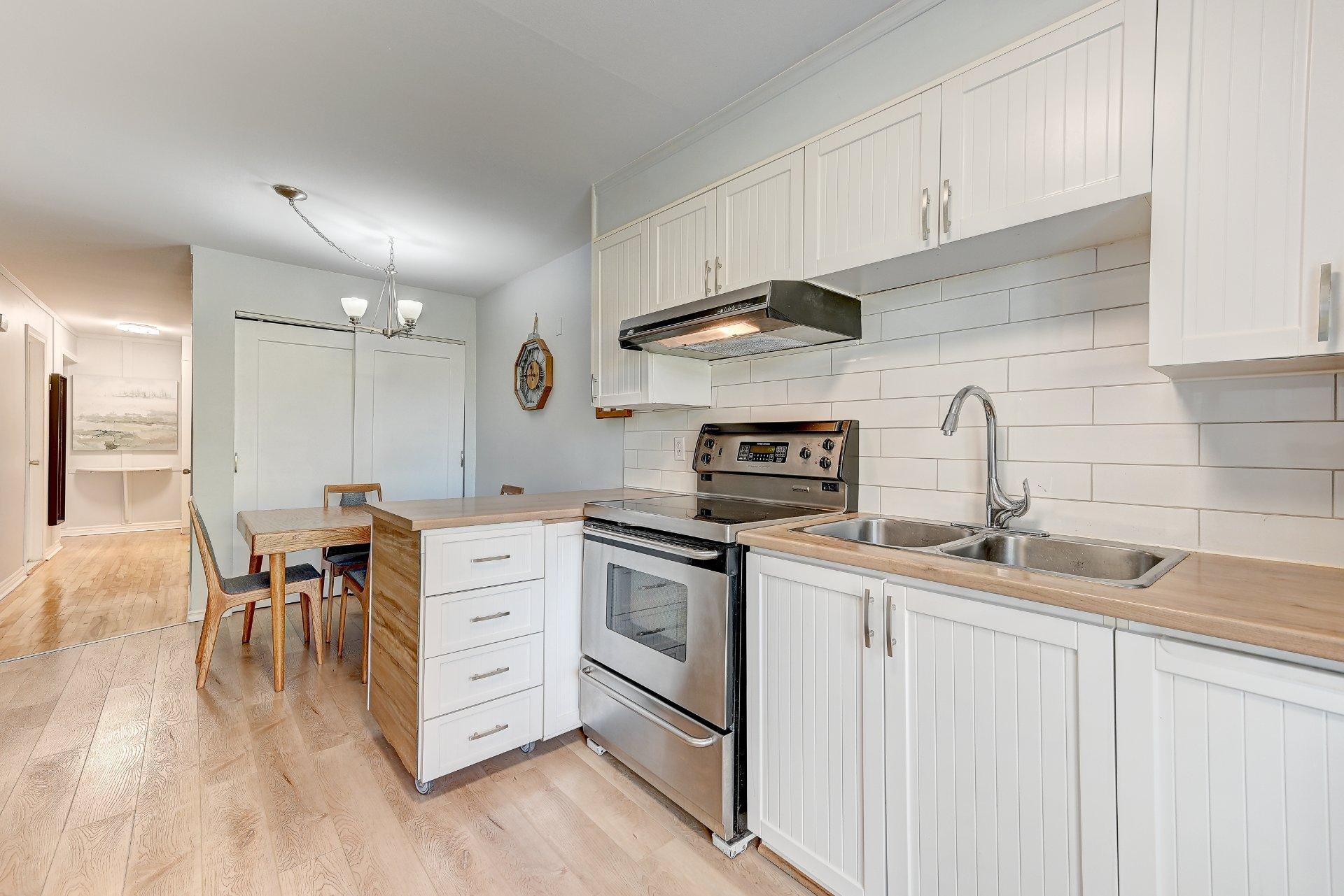 









7151


Av. Champchevrier

,
Montréal (Anjou),




QC
H1J1W5

