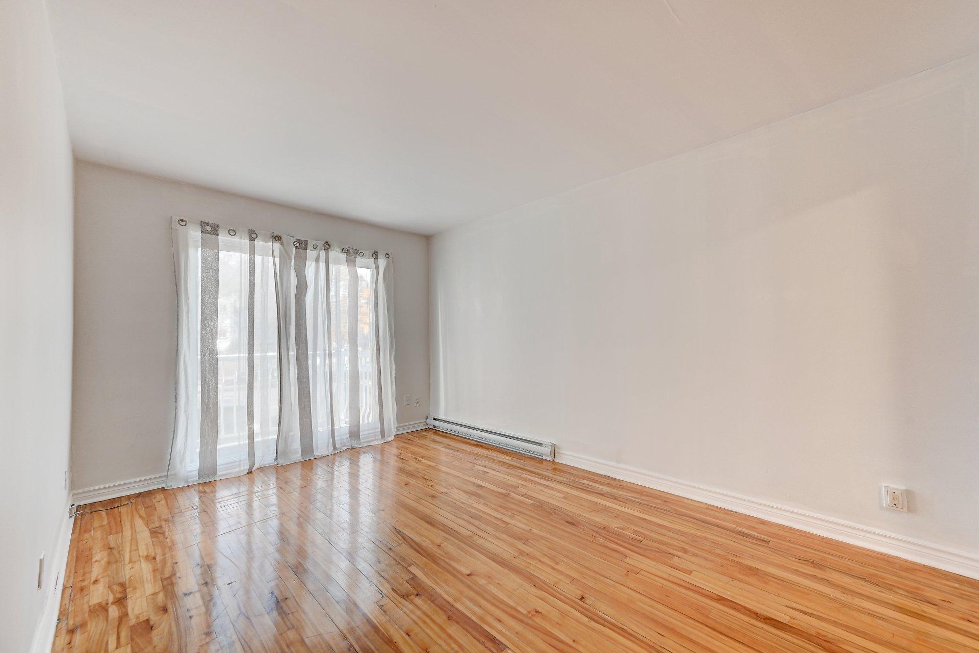 









7151


Av. Champchevrier

,
Montréal (Anjou),




QC
H1J1W5

