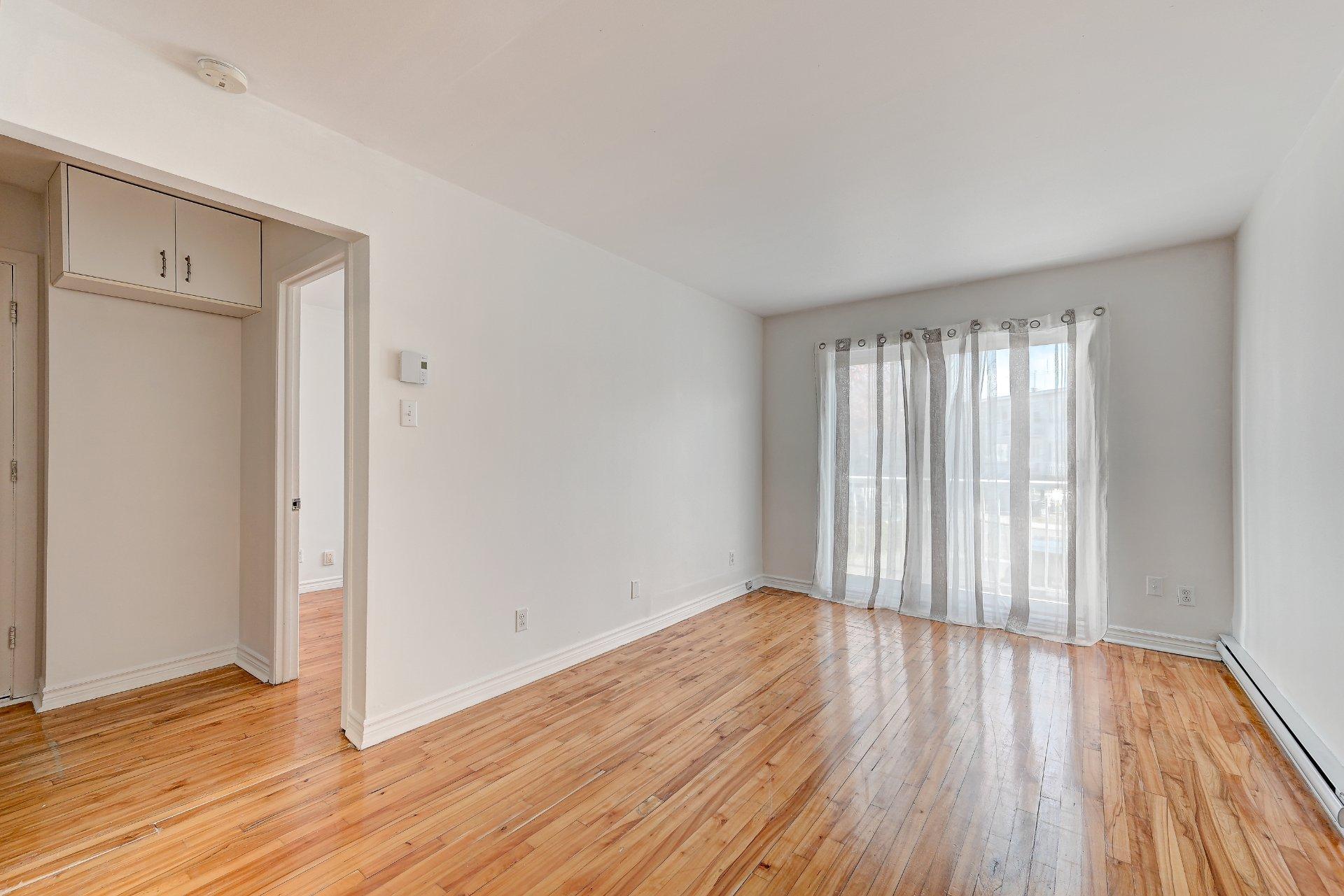 









7151


Av. Champchevrier

,
Montréal (Anjou),




QC
H1J1W5

