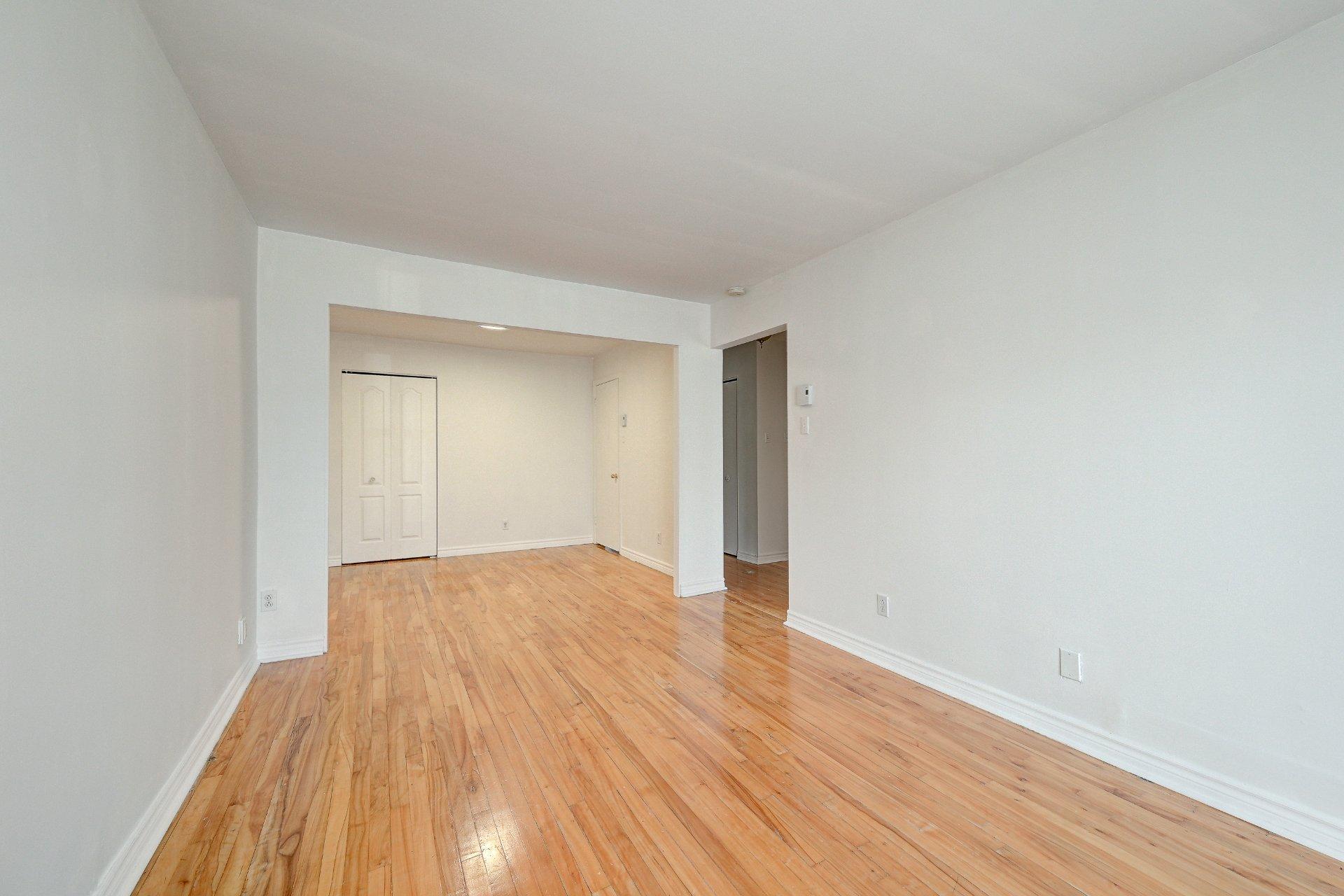 









7151


Av. Champchevrier

,
Montréal (Anjou),




QC
H1J1W5

