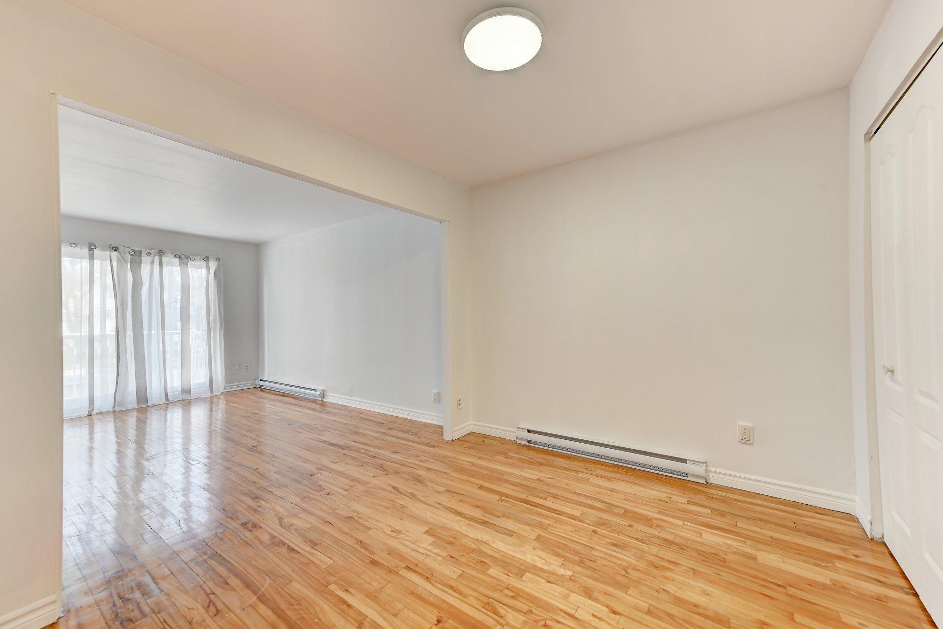 









7151


Av. Champchevrier

,
Montréal (Anjou),




QC
H1J1W5

