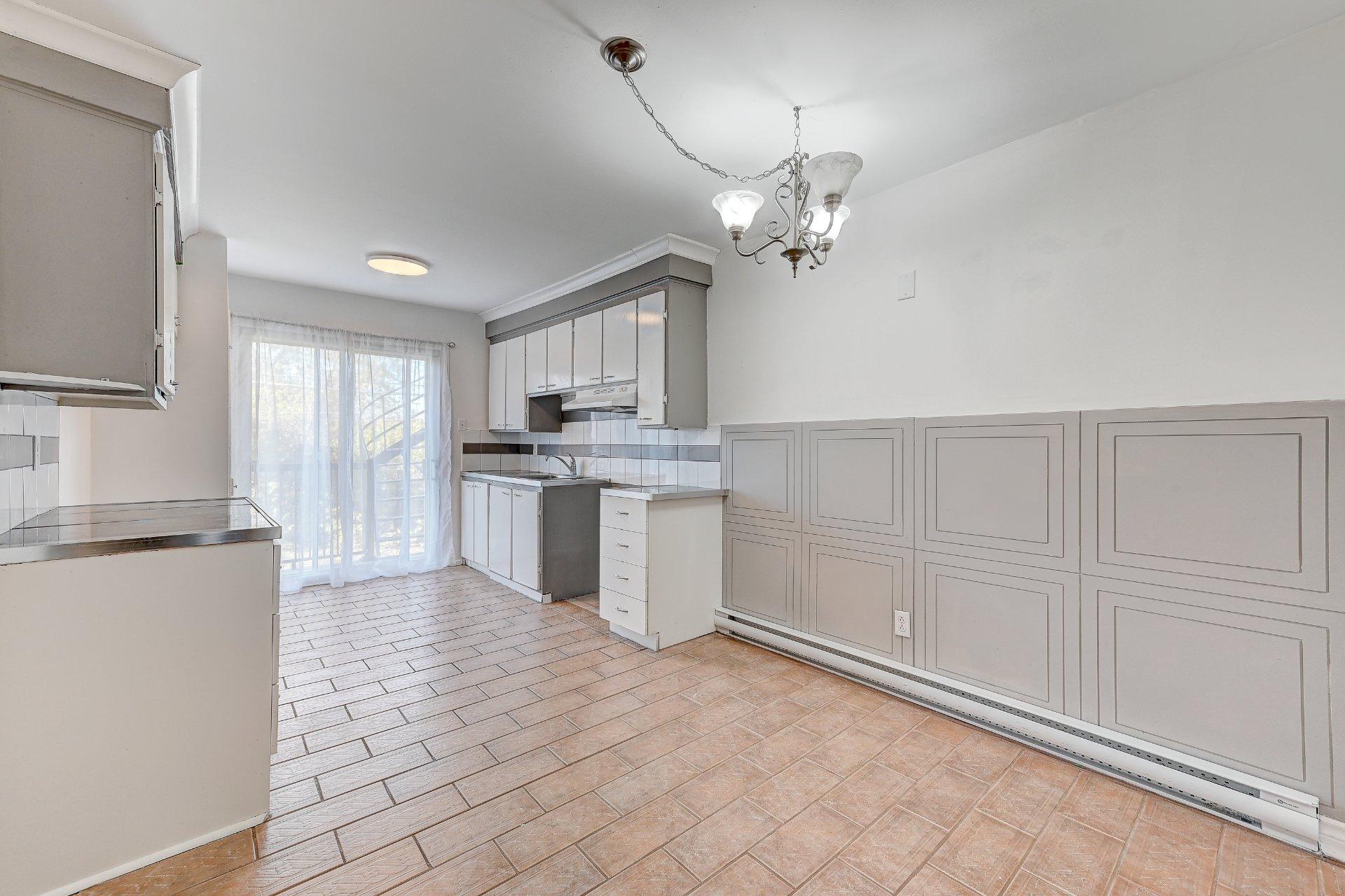 









7151


Av. Champchevrier

,
Montréal (Anjou),




QC
H1J1W5

