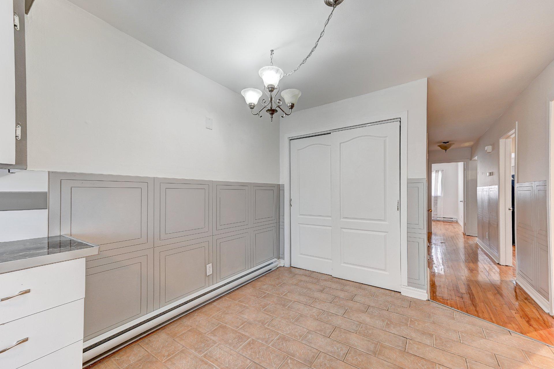 









7151


Av. Champchevrier

,
Montréal (Anjou),




QC
H1J1W5

