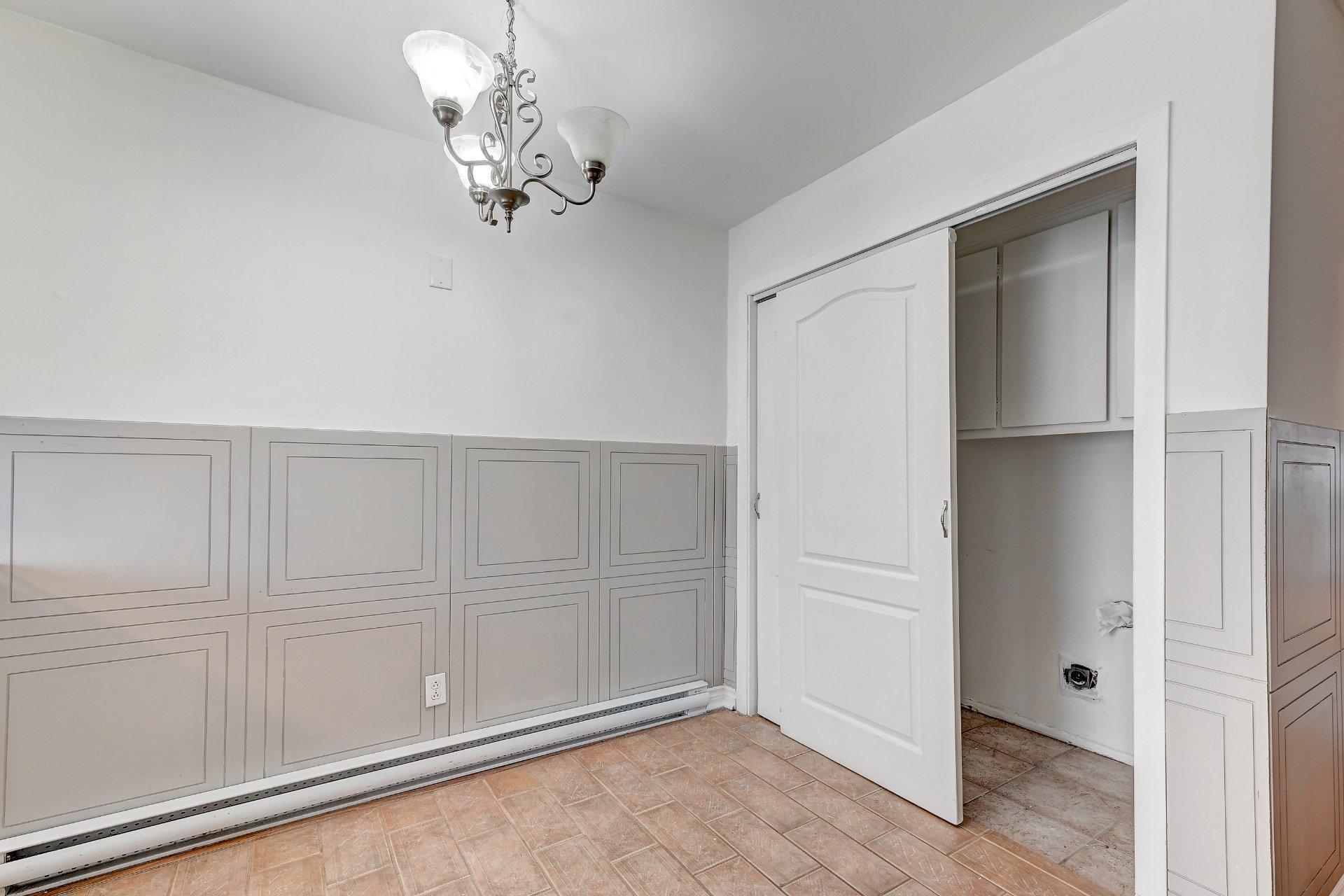 









7151


Av. Champchevrier

,
Montréal (Anjou),




QC
H1J1W5

