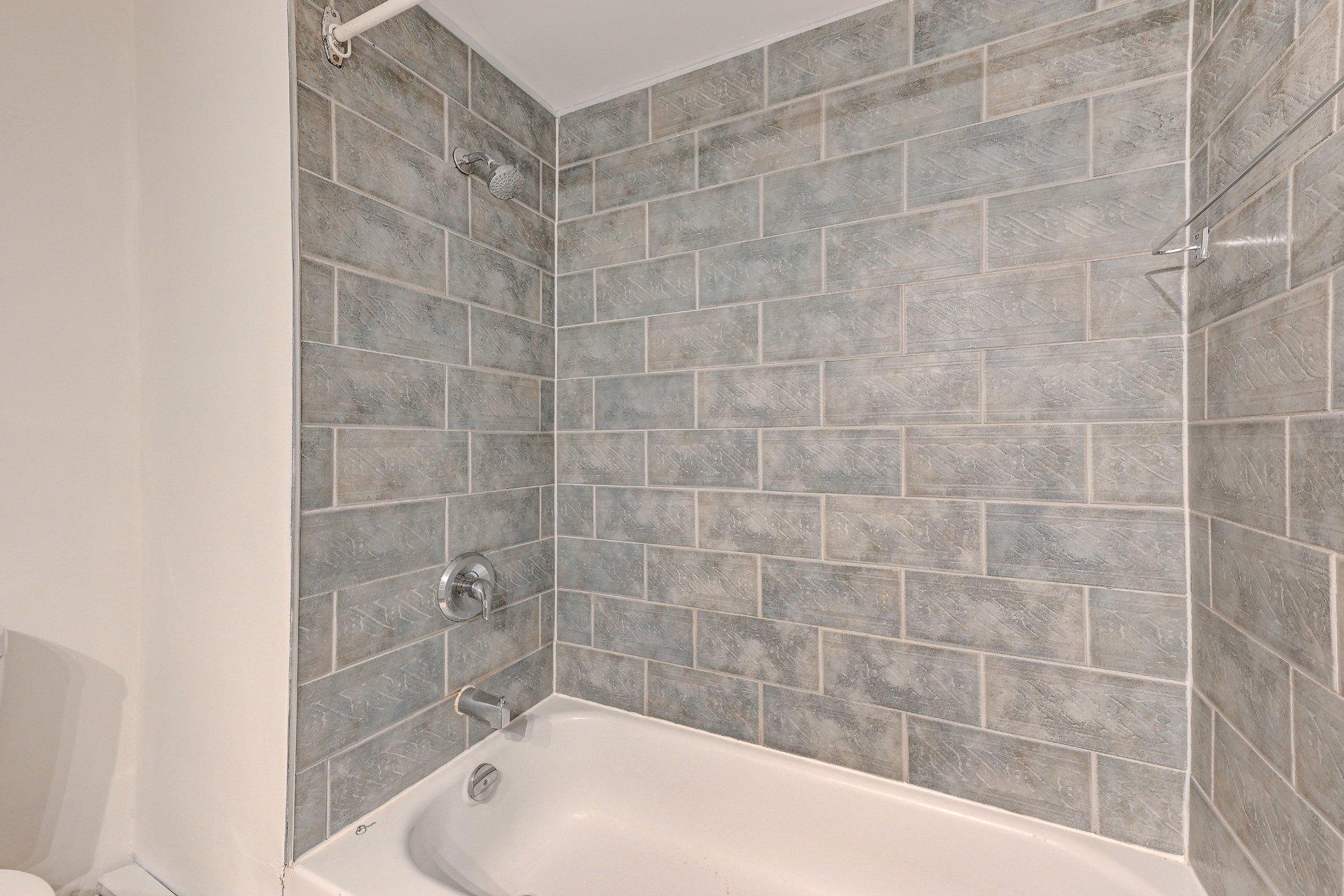 









7151


Av. Champchevrier

,
Montréal (Anjou),




QC
H1J1W5

