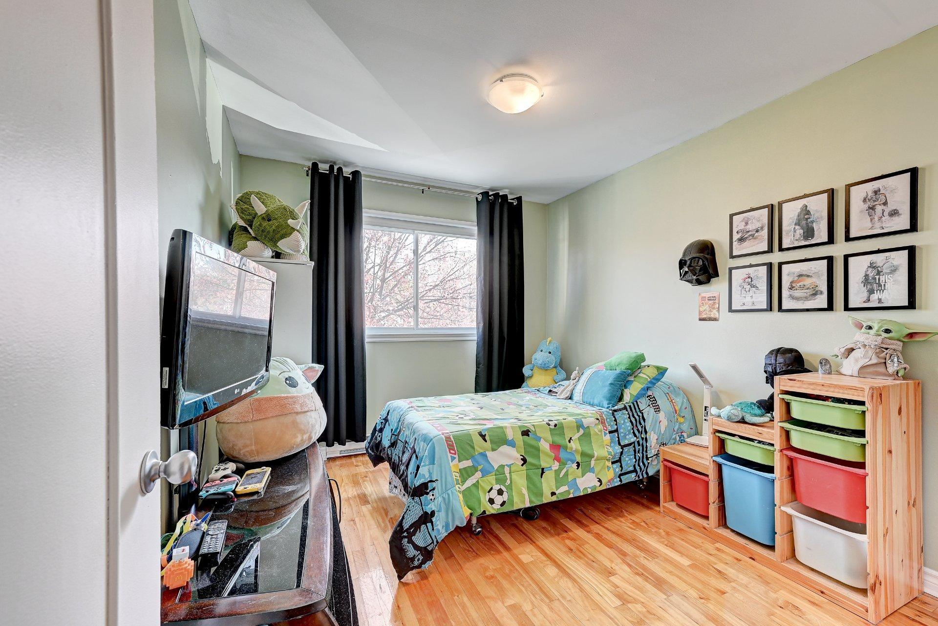 









7151


Av. Champchevrier

,
Montréal (Anjou),




QC
H1J1W5

