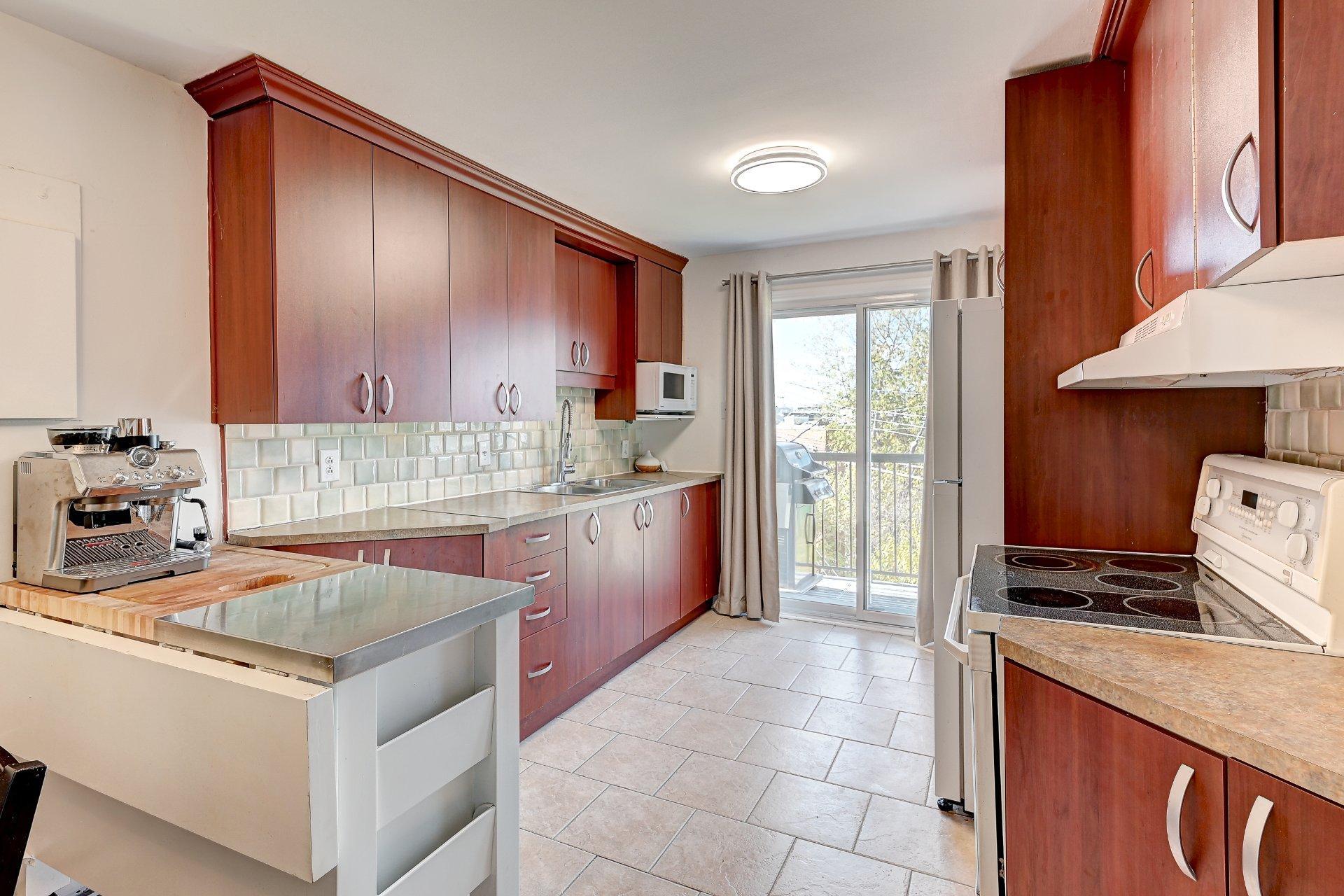 









7151


Av. Champchevrier

,
Montréal (Anjou),




QC
H1J1W5

