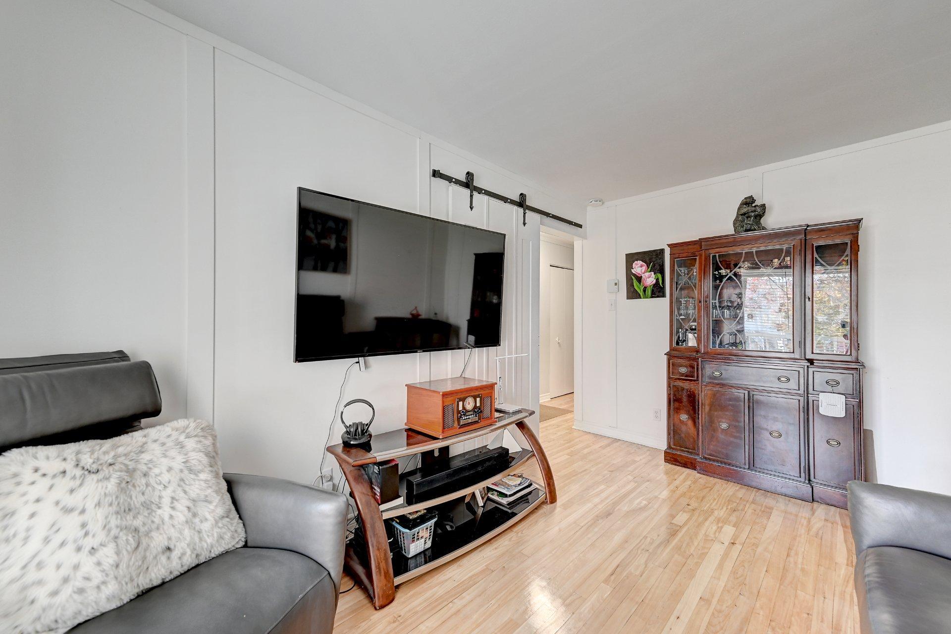 









7151


Av. Champchevrier

,
Montréal (Anjou),




QC
H1J1W5

