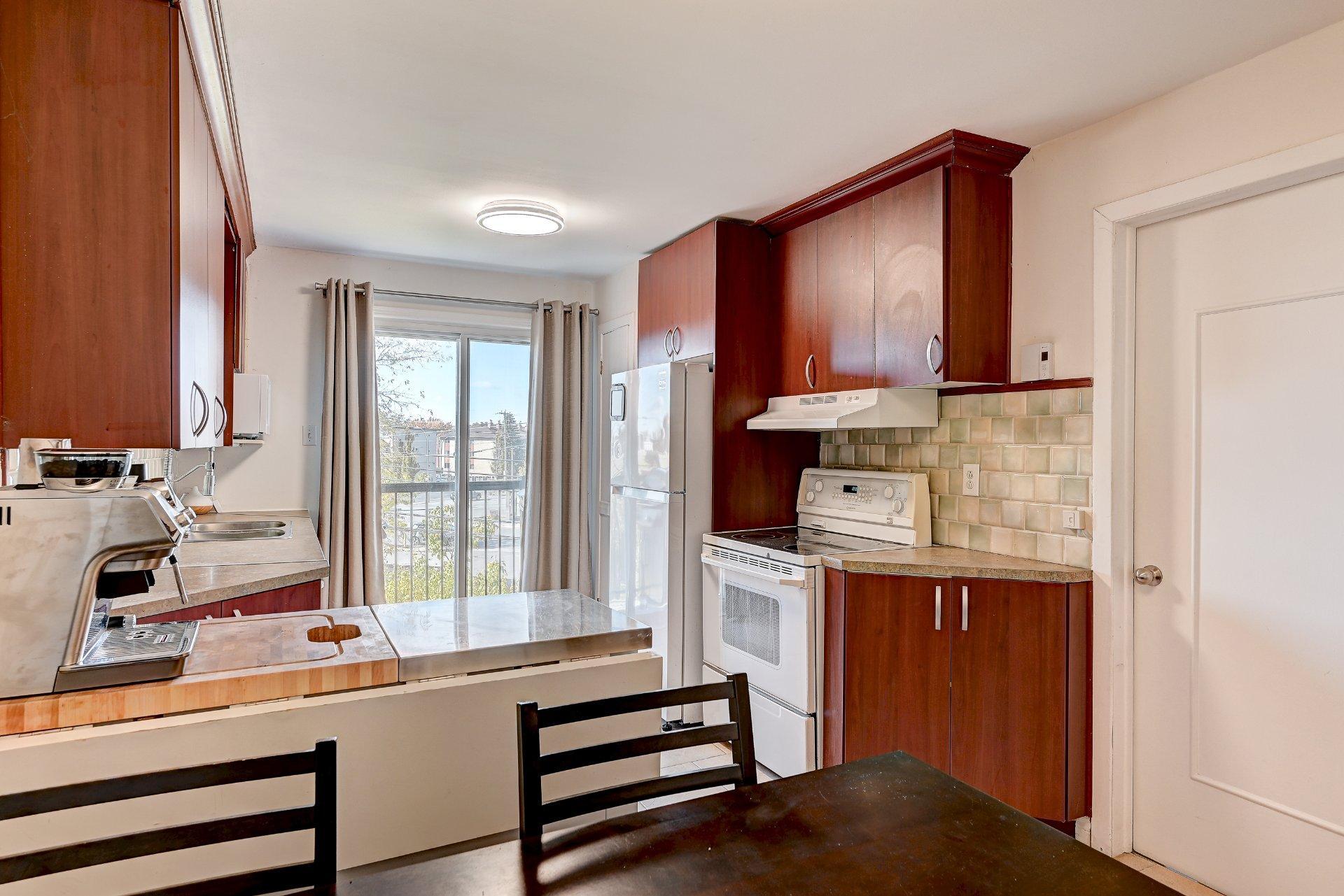 









7151


Av. Champchevrier

,
Montréal (Anjou),




QC
H1J1W5

