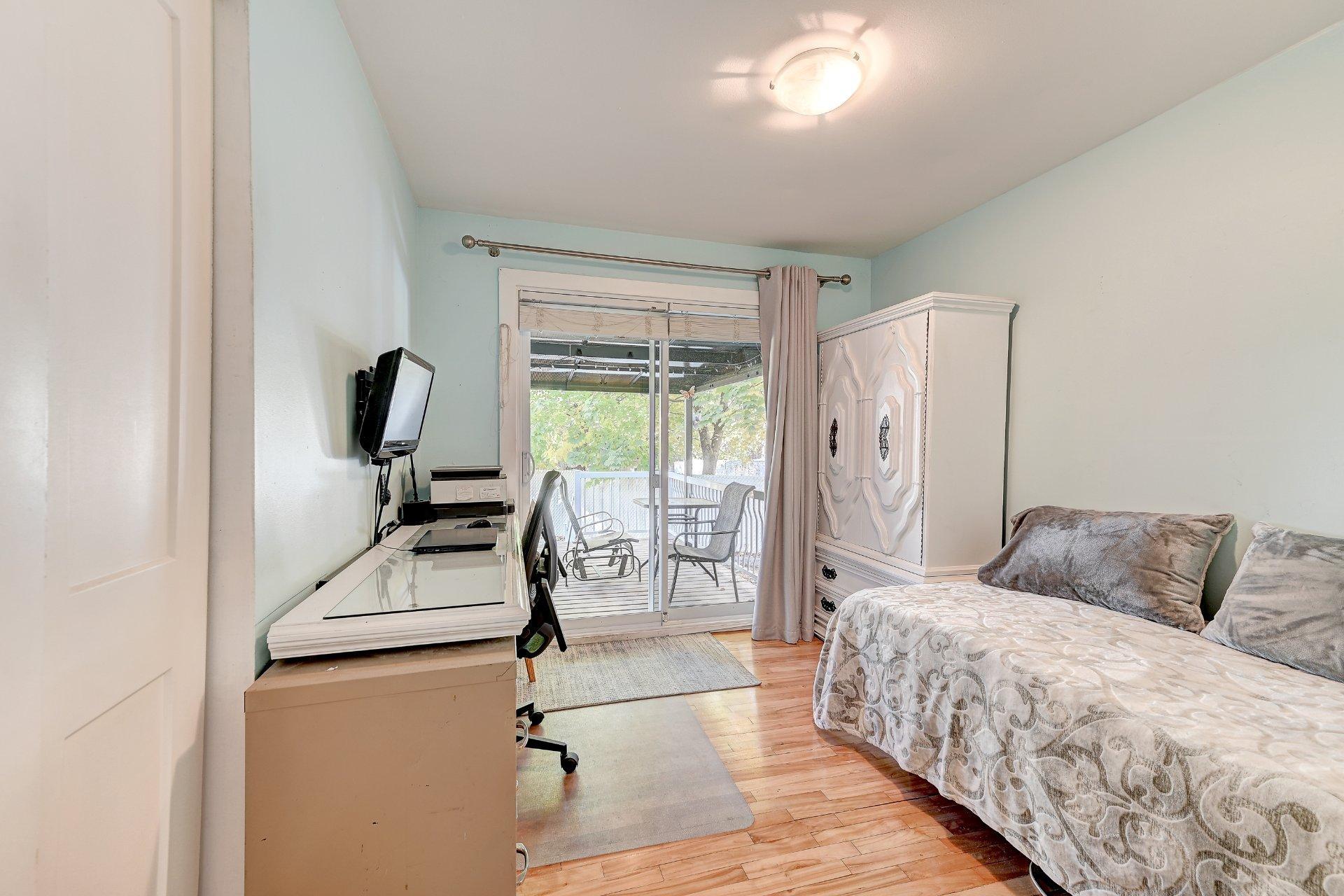 









7151


Av. Champchevrier

,
Montréal (Anjou),




QC
H1J1W5

