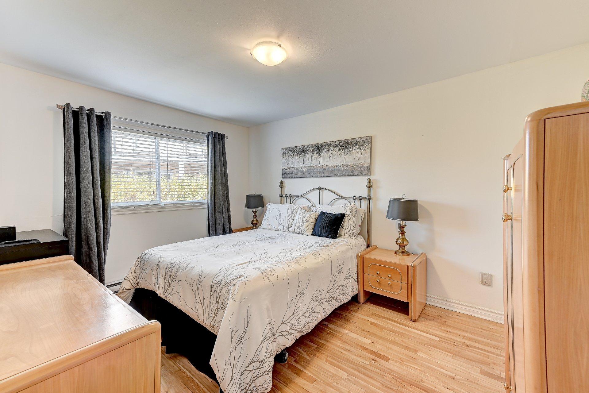 









7151


Av. Champchevrier

,
Montréal (Anjou),




QC
H1J1W5

