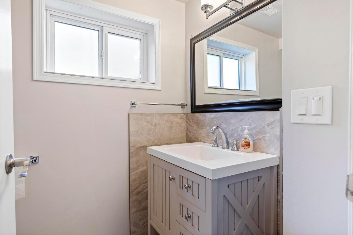 









1285


Begley

Road,
Kelowna,




BC
V1P 1K8

