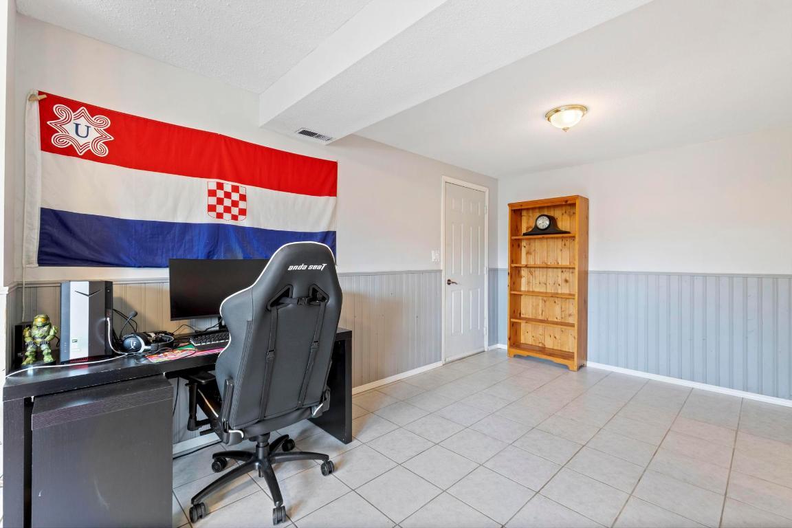 









1285


Begley

Road,
Kelowna,




BC
V1P 1K8

