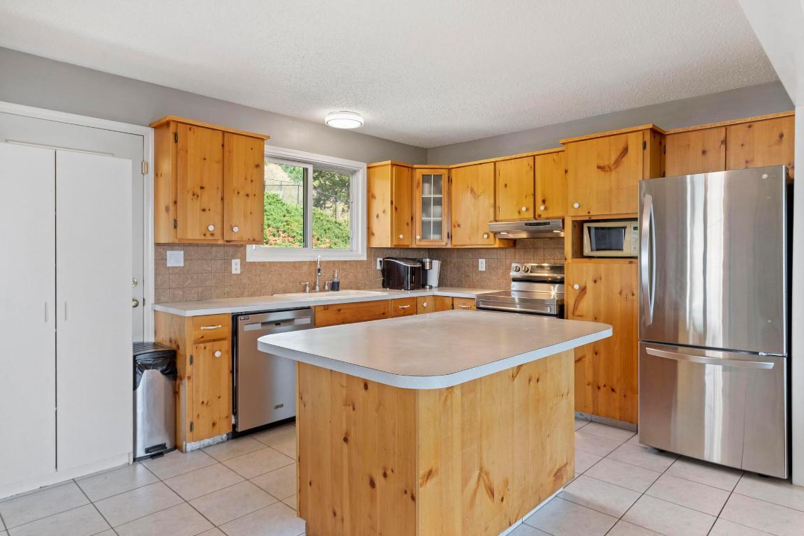 









1285


Begley

Road,
Kelowna,




BC
V1P 1K8

