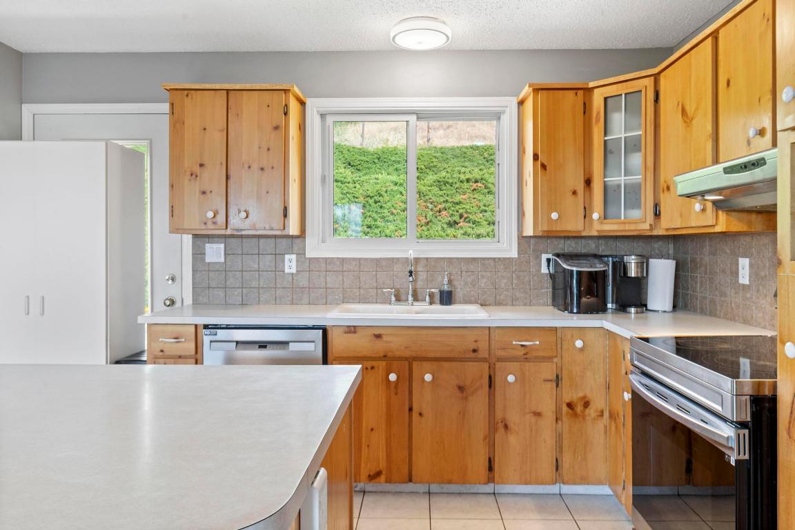 









1285


Begley

Road,
Kelowna,




BC
V1P 1K8

