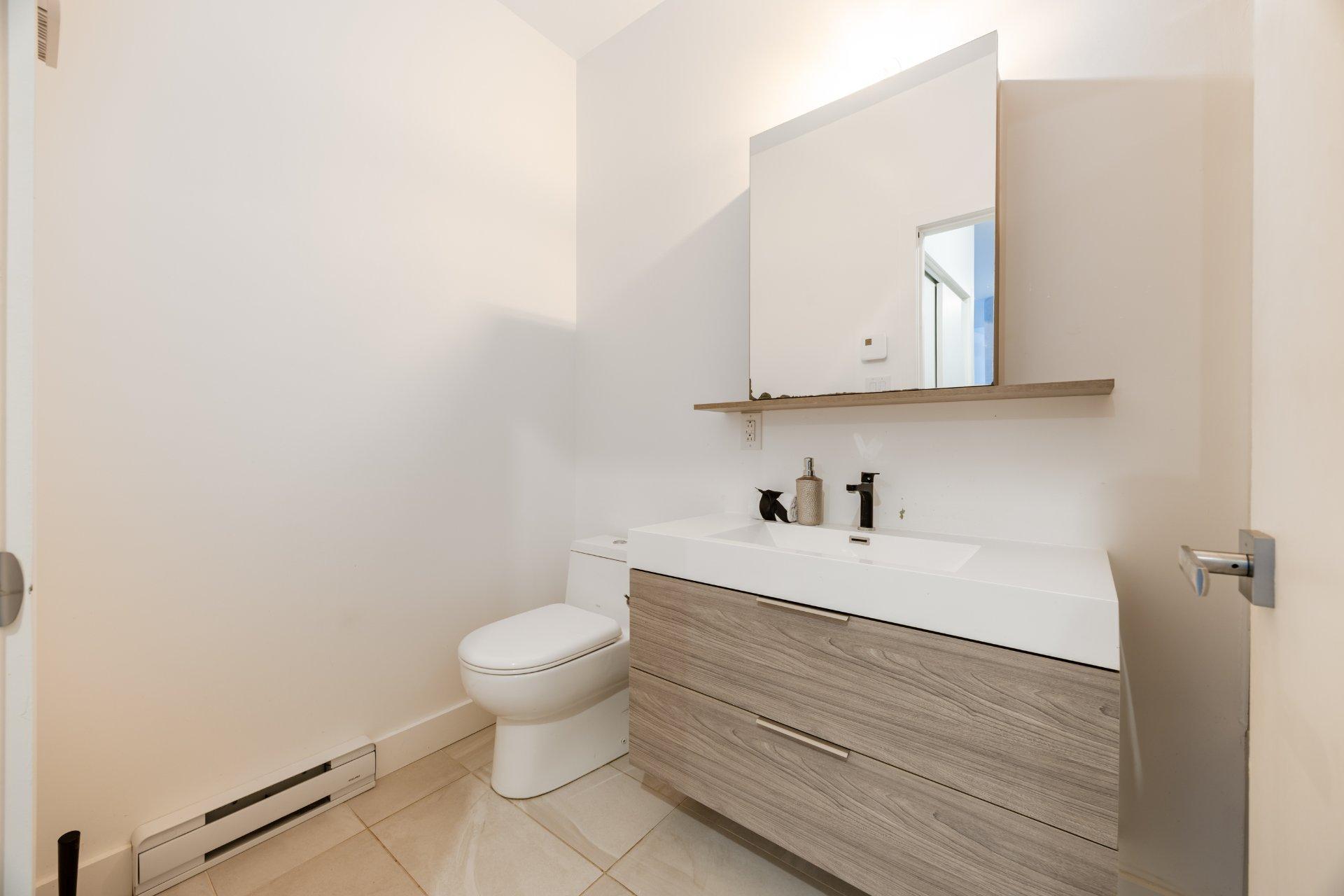 









75


Rue De Castelnau O.

, 106,
Montréal (Villeray/Saint-Michel/Parc-Extension),




QC
H2R0B9

