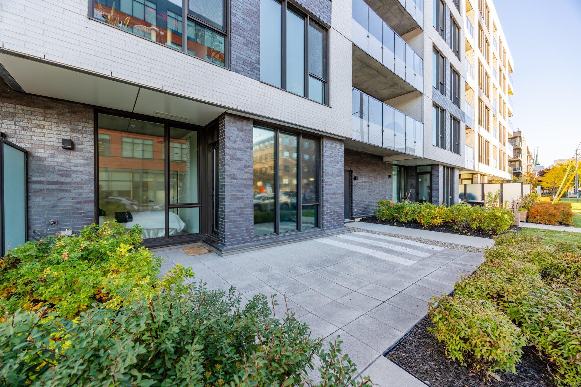 









75


Rue De Castelnau O.

, 106,
Montréal (Villeray/Saint-Michel/Parc-Extension),




QC
H2R0B9

