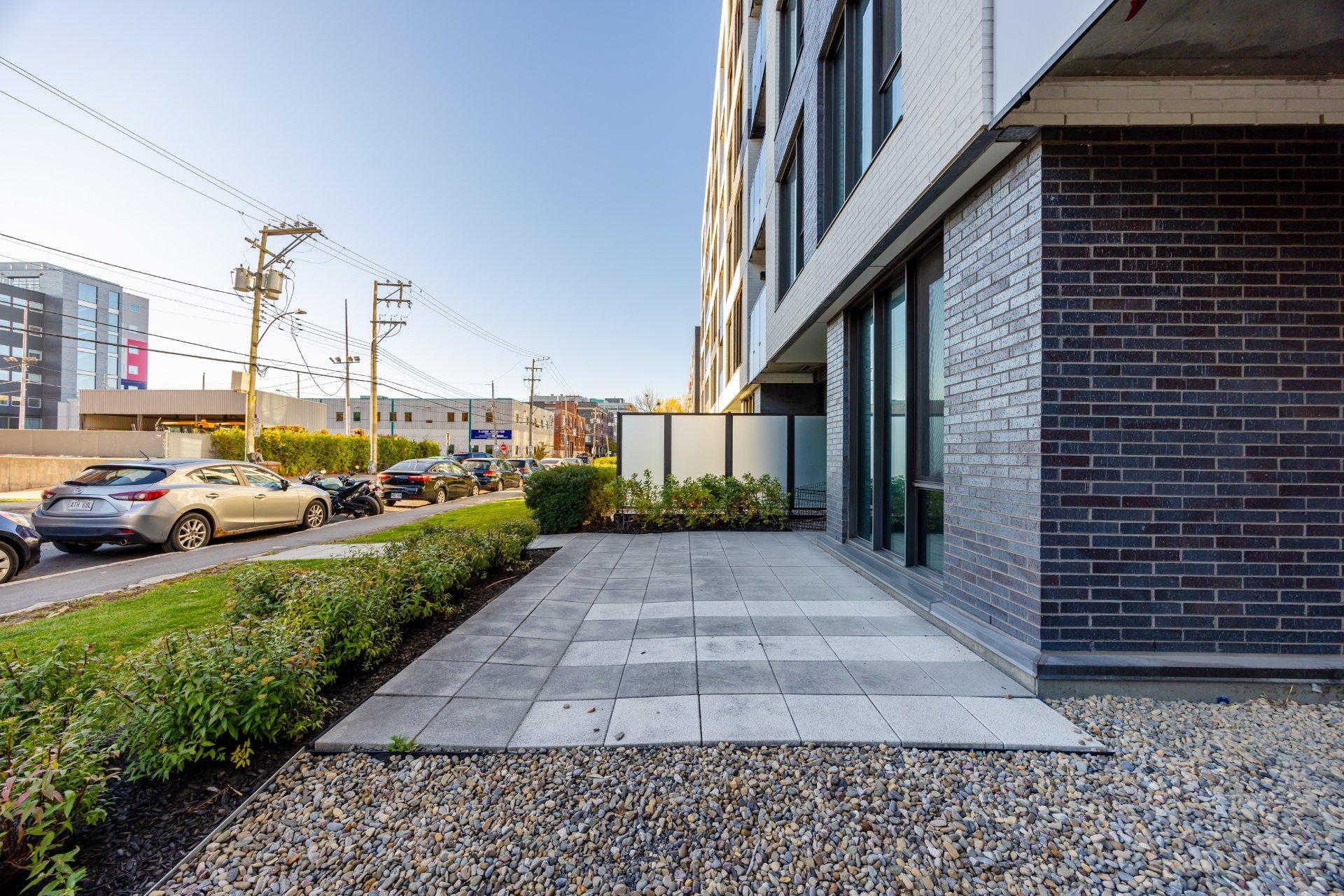 









75


Rue De Castelnau O.

, 106,
Montréal (Villeray/Saint-Michel/Parc-Extension),




QC
H2R0B9

