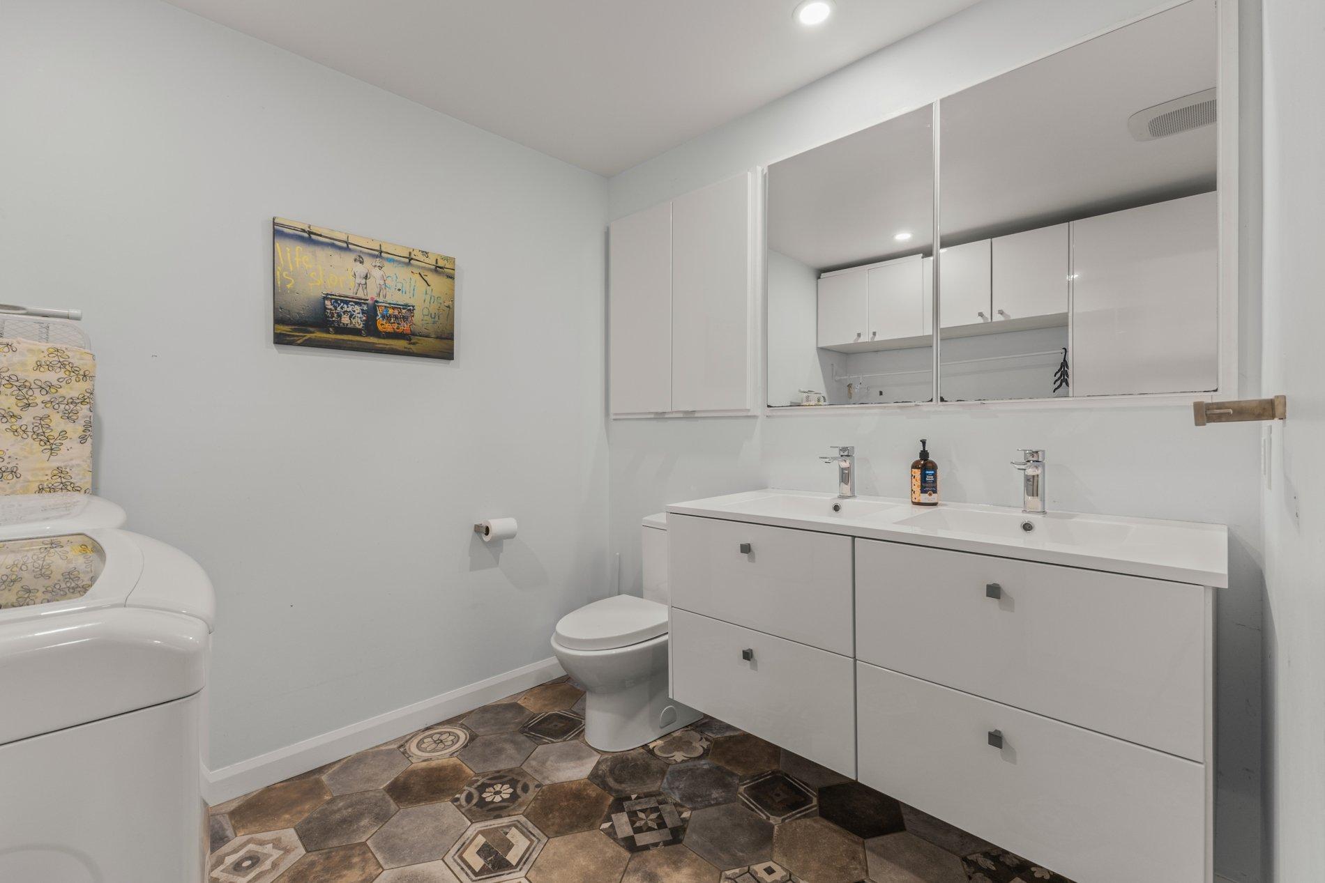 









6878

 - 6882


Av. Louis-Hébert

,
Montréal (Rosemont/La Petite-Patrie),




QC
H2G2G9

