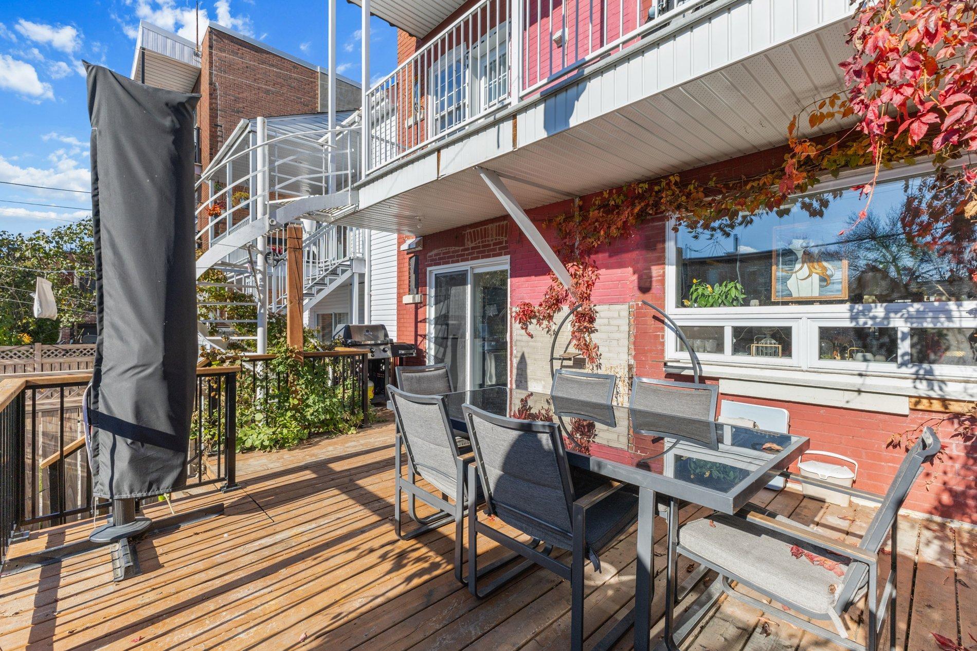 









6878

 - 6882


Av. Louis-Hébert

,
Montréal (Rosemont/La Petite-Patrie),




QC
H2G2G9

