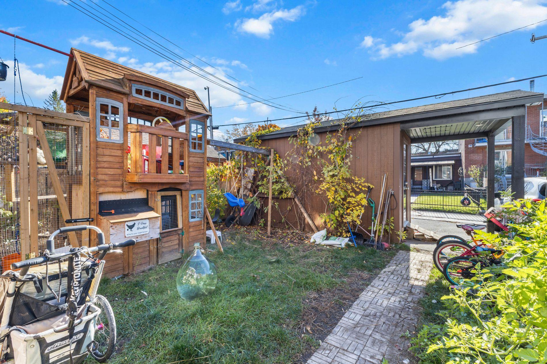 









6878

 - 6882


Av. Louis-Hébert

,
Montréal (Rosemont/La Petite-Patrie),




QC
H2G2G9

