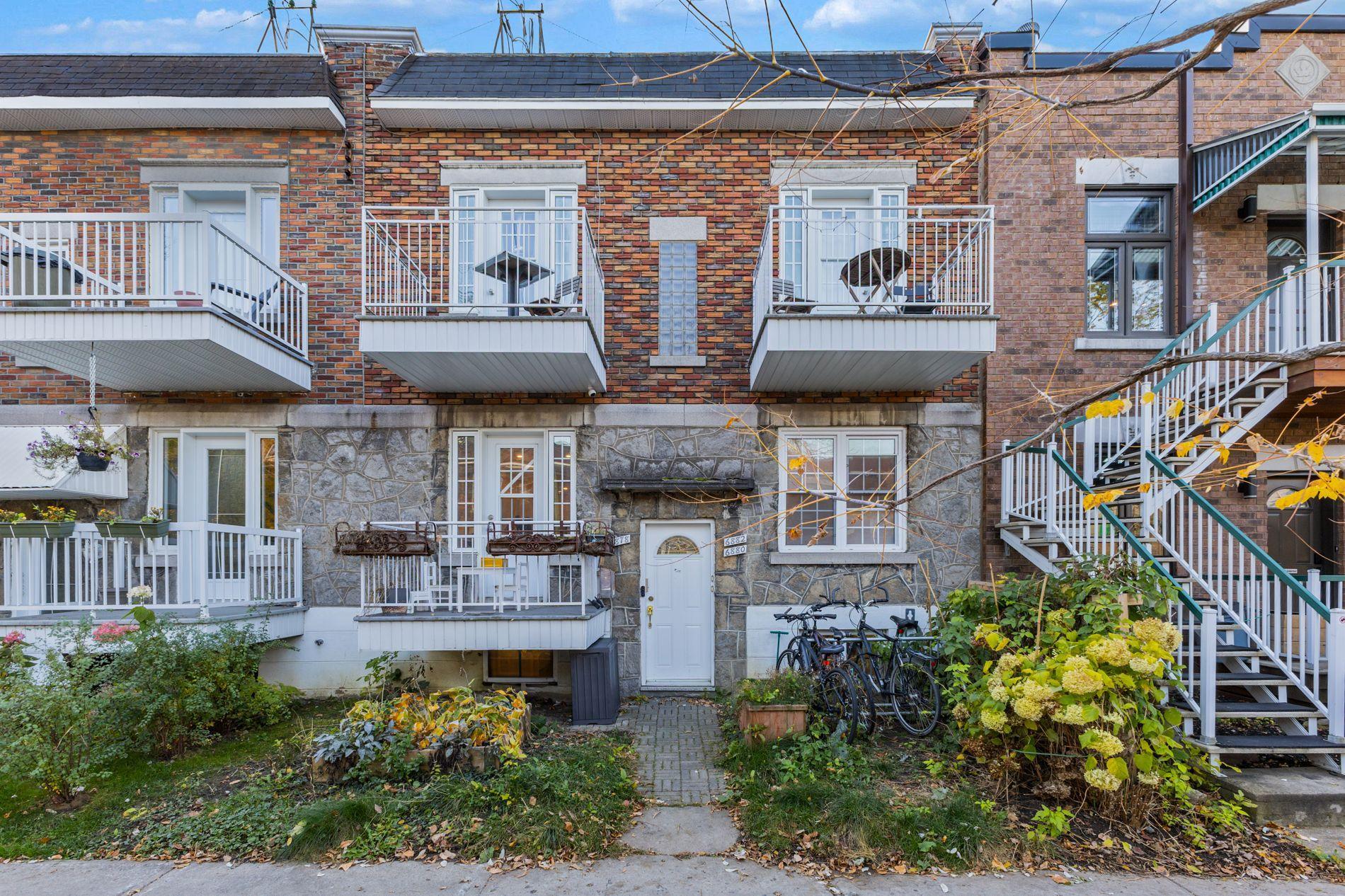 









6878

 - 6882


Av. Louis-Hébert

,
Montréal (Rosemont/La Petite-Patrie),




QC
H2G2G9

