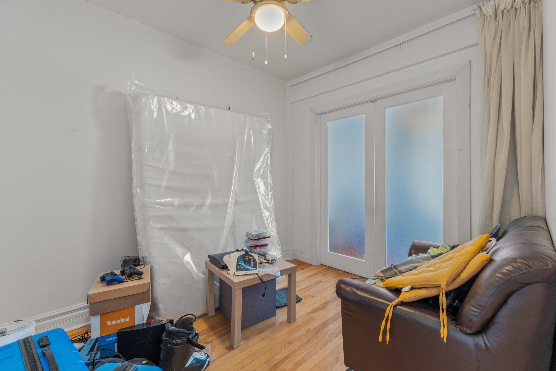 









6878

 - 6882


Av. Louis-Hébert

,
Montréal (Rosemont/La Petite-Patrie),




QC
H2G2G9

