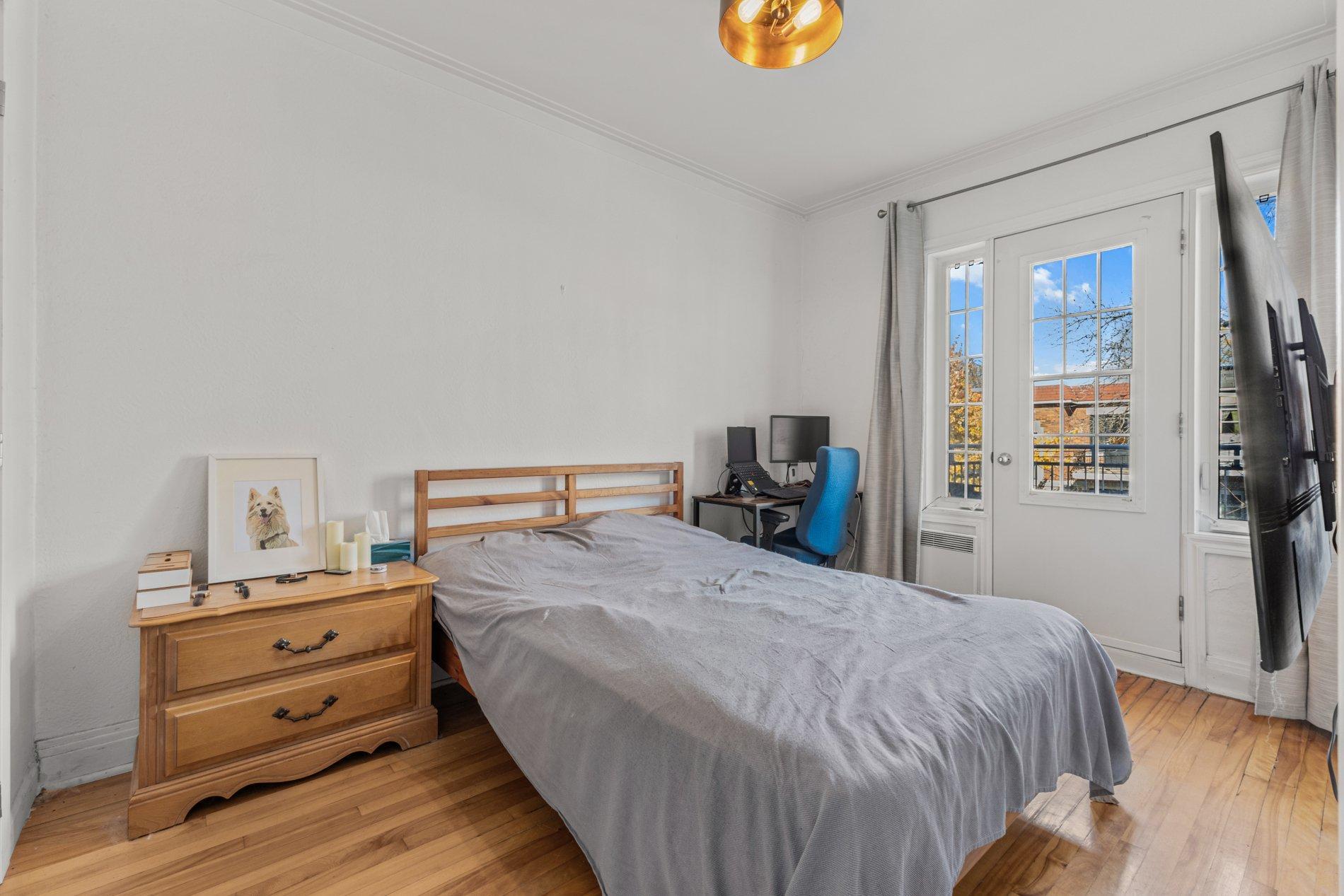 









6878

 - 6882


Av. Louis-Hébert

,
Montréal (Rosemont/La Petite-Patrie),




QC
H2G2G9

