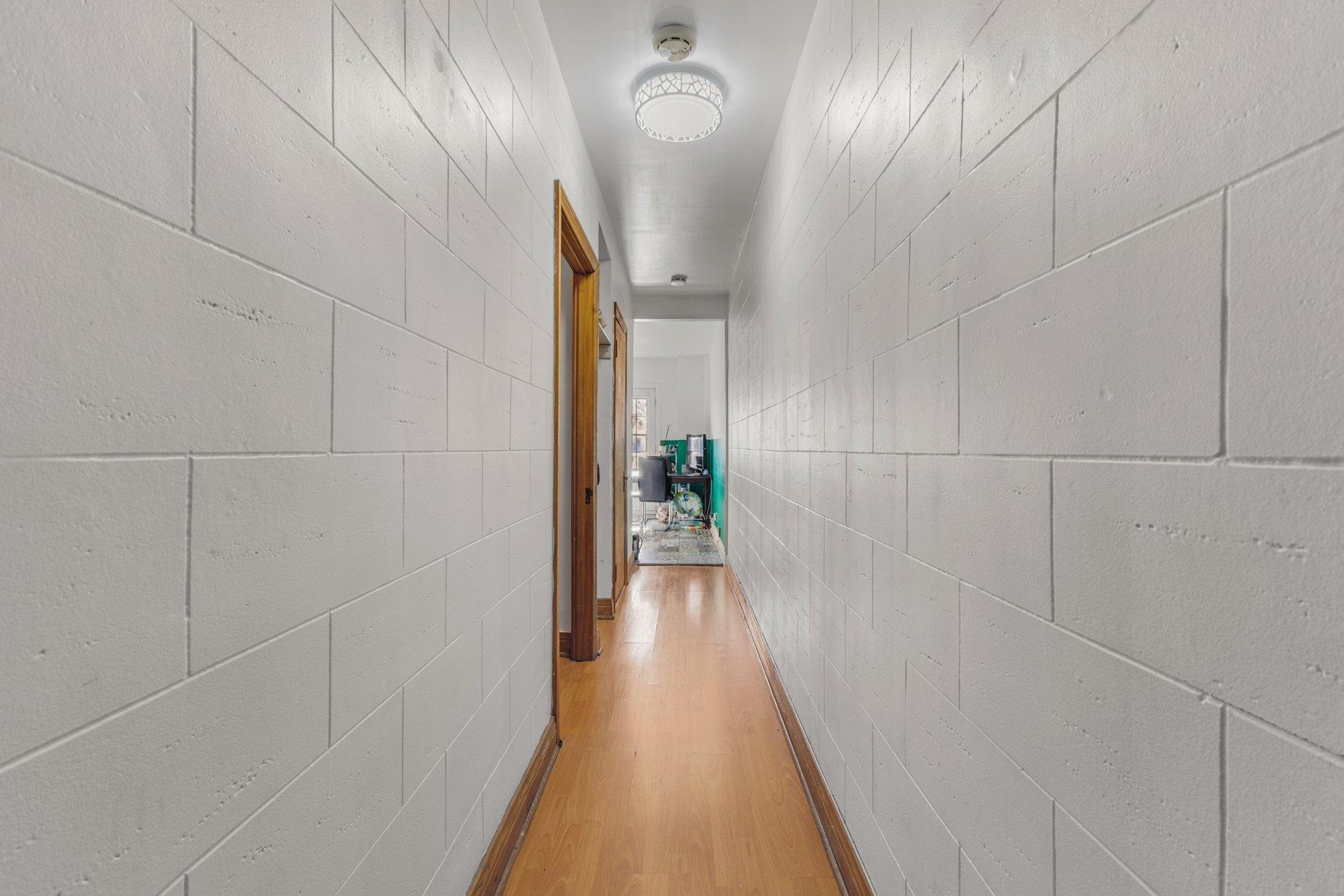 









6878

 - 6882


Av. Louis-Hébert

,
Montréal (Rosemont/La Petite-Patrie),




QC
H2G2G9

