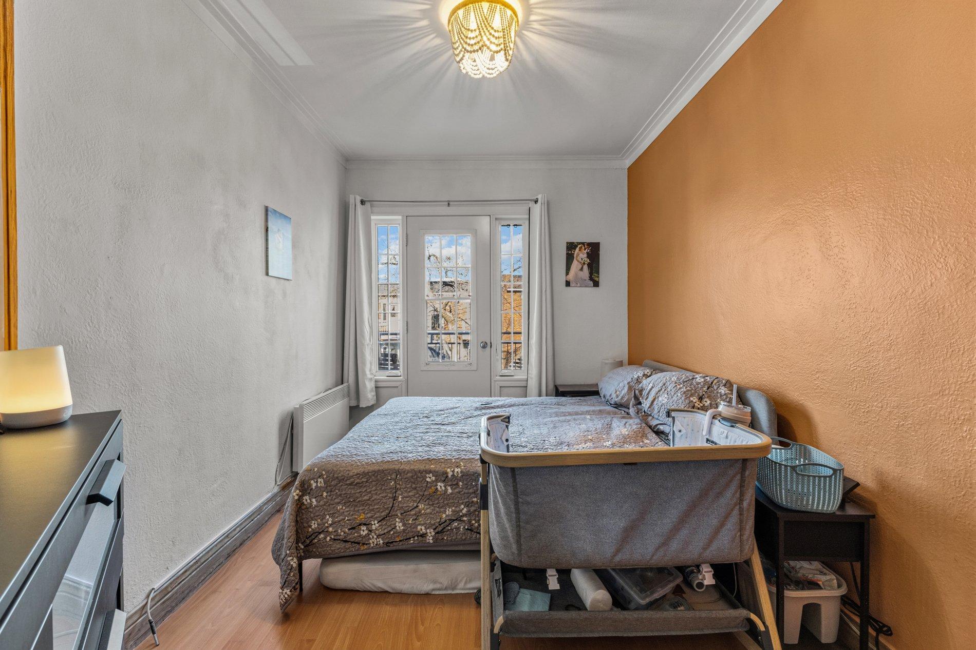 









6878

 - 6882


Av. Louis-Hébert

,
Montréal (Rosemont/La Petite-Patrie),




QC
H2G2G9

