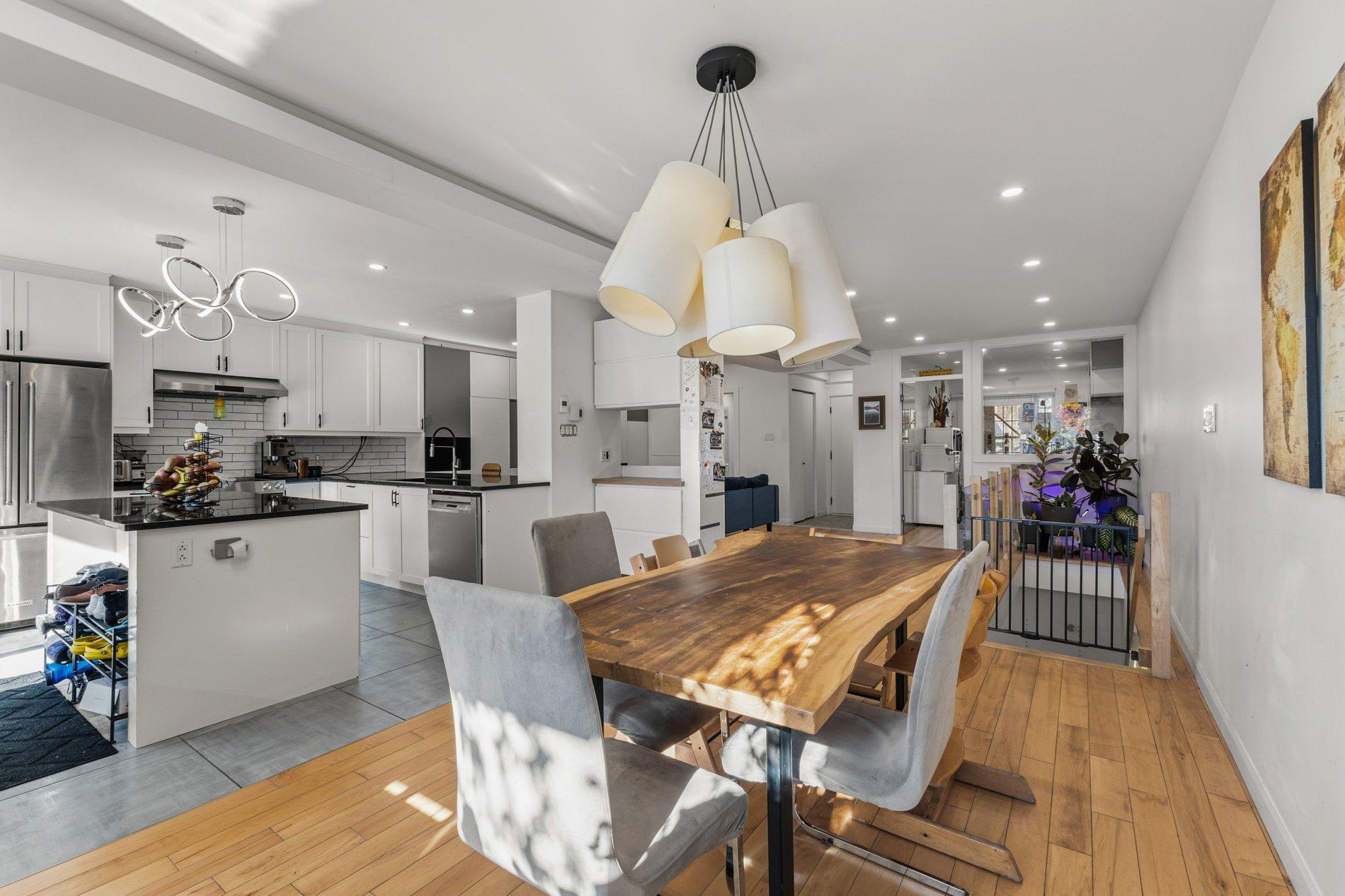 









6878

 - 6882


Av. Louis-Hébert

,
Montréal (Rosemont/La Petite-Patrie),




QC
H2G2G9

