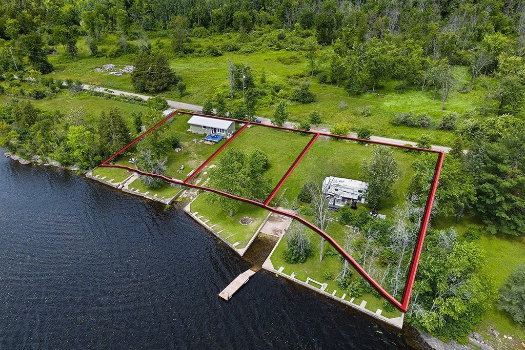 









1105


Ch. de la Pointe-Indienne

,
Pontiac,




QC
J0X2V0

