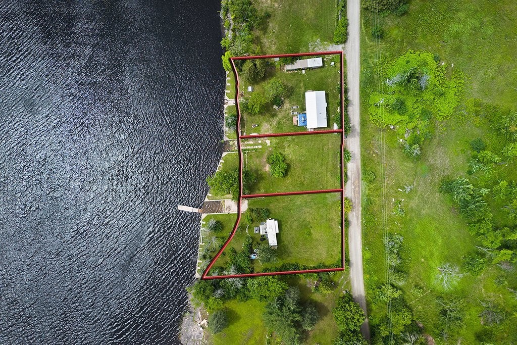 









1105


Ch. de la Pointe-Indienne

,
Pontiac,




QC
J0X2V0

