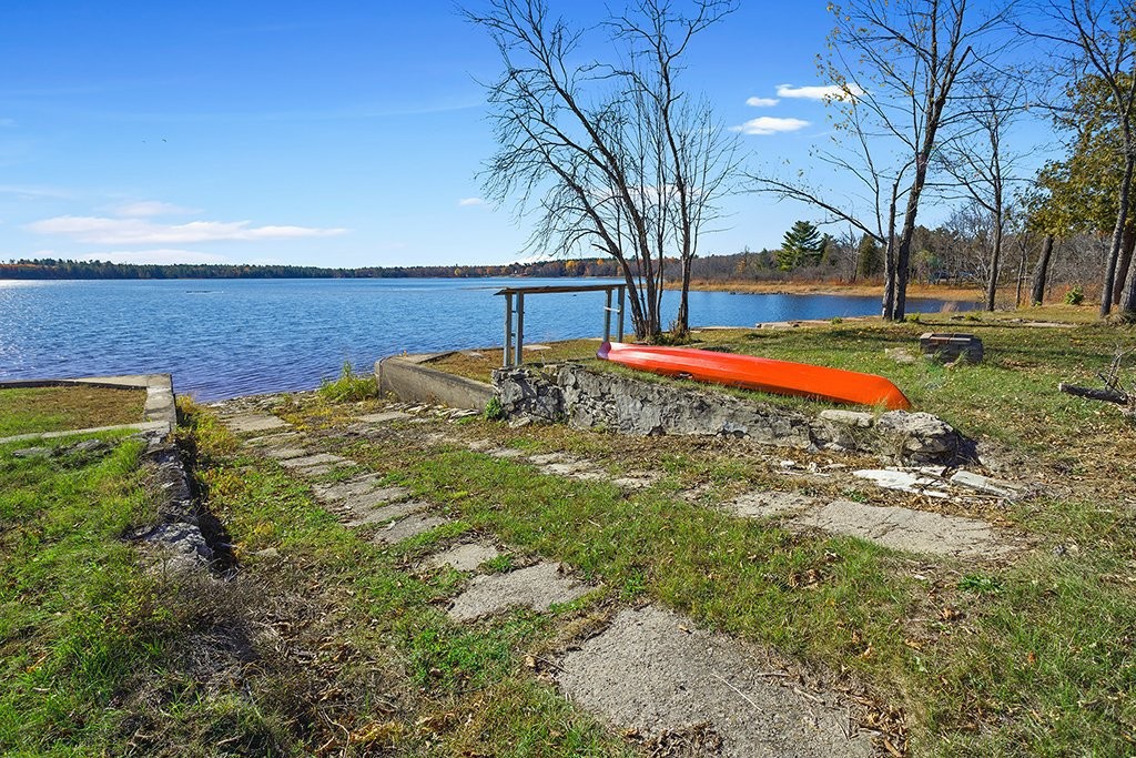 









1105


Ch. de la Pointe-Indienne

,
Pontiac,




QC
J0X2V0

