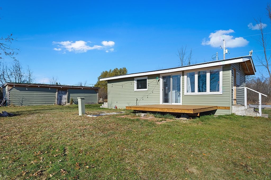 









1105


Ch. de la Pointe-Indienne

,
Pontiac,




QC
J0X2V0

