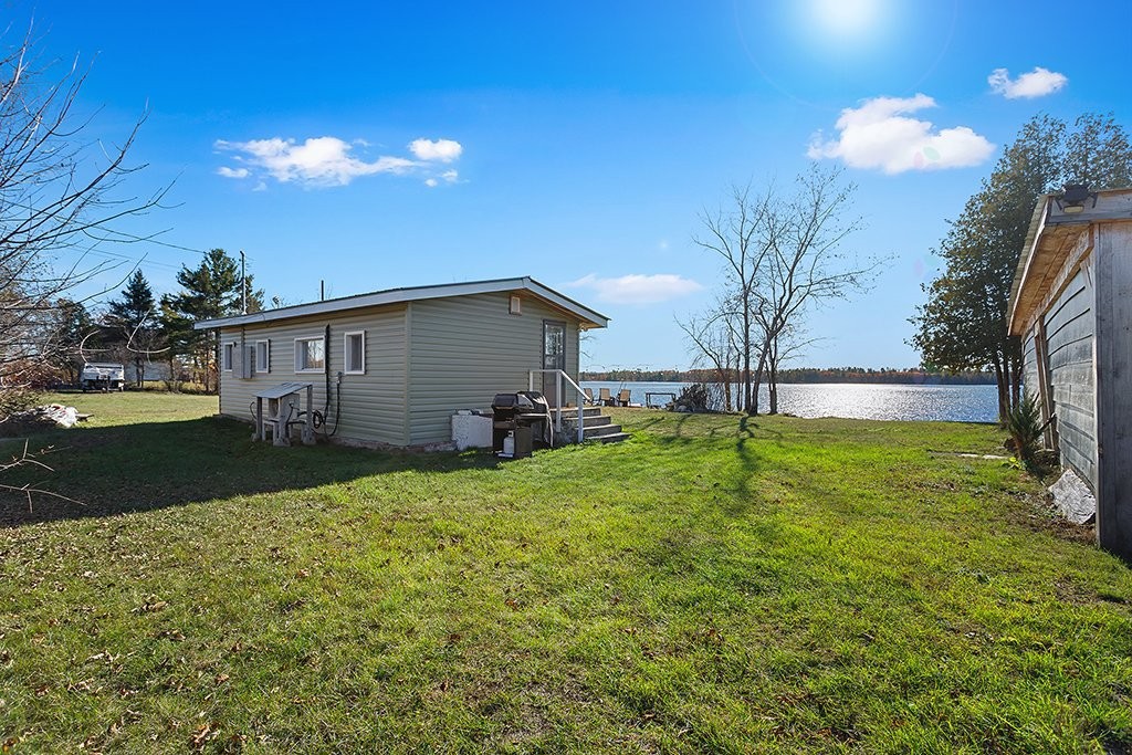 









1105


Ch. de la Pointe-Indienne

,
Pontiac,




QC
J0X2V0

