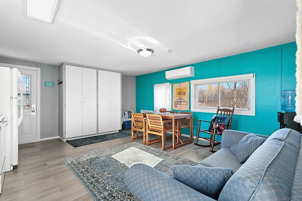 









1105


Ch. de la Pointe-Indienne

,
Pontiac,




QC
J0X2V0

