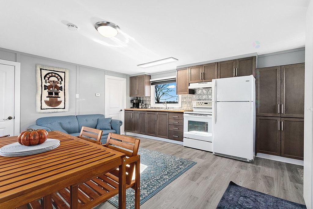 









1105


Ch. de la Pointe-Indienne

,
Pontiac,




QC
J0X2V0

